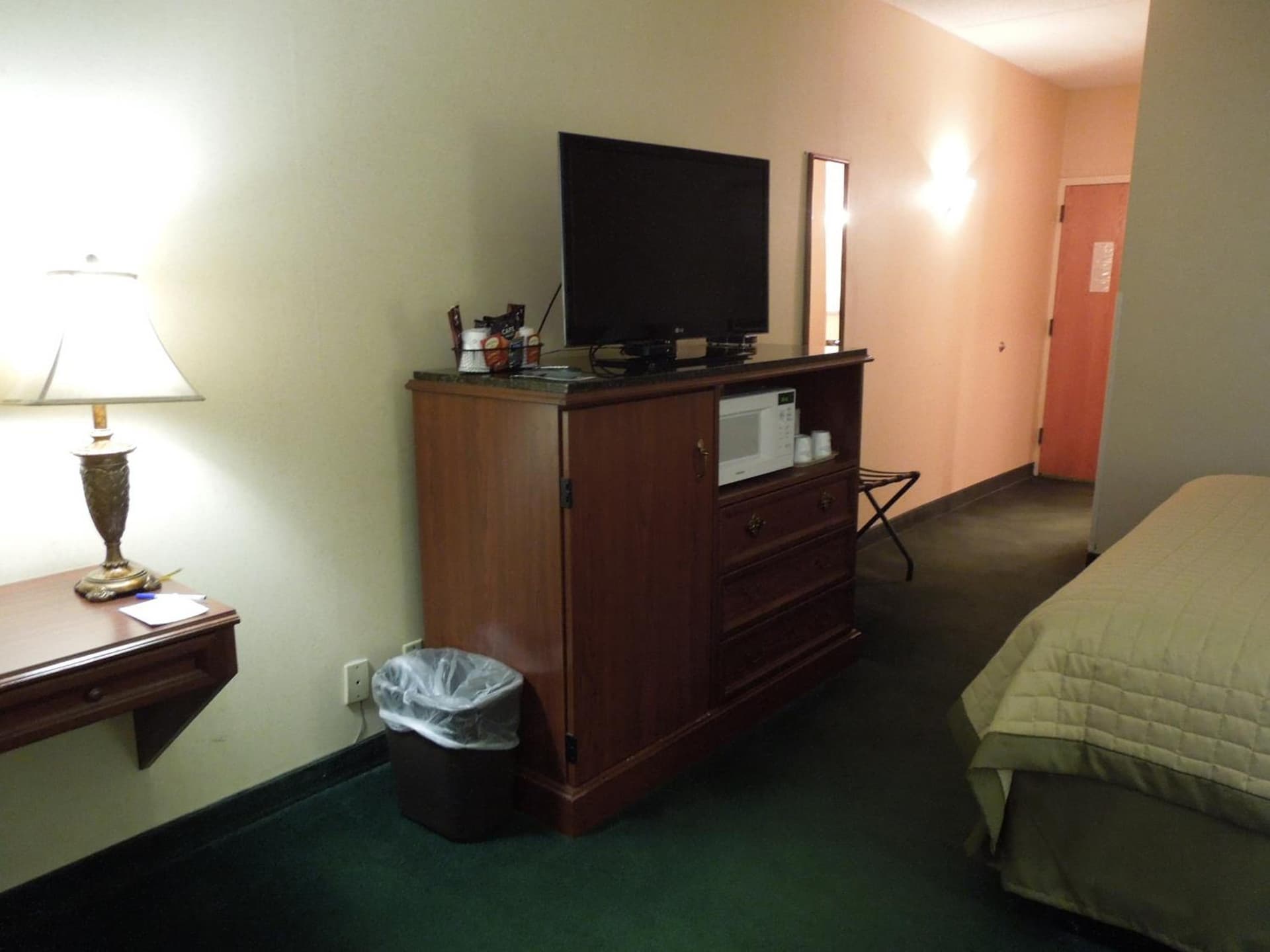 Baymont by Wyndham Louisville Airport South interior in Louisville, KY — gallery photo 2