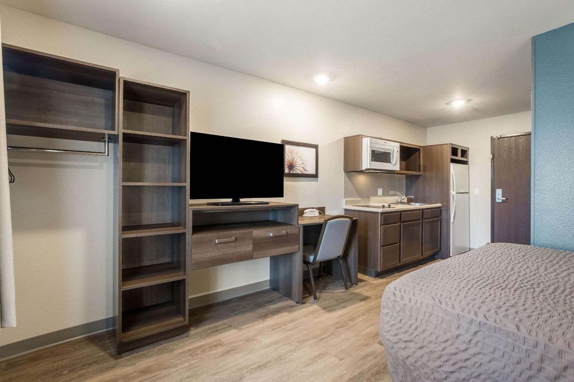 WoodSpring Suites Colton gallery photo in Colton, CA — image 16