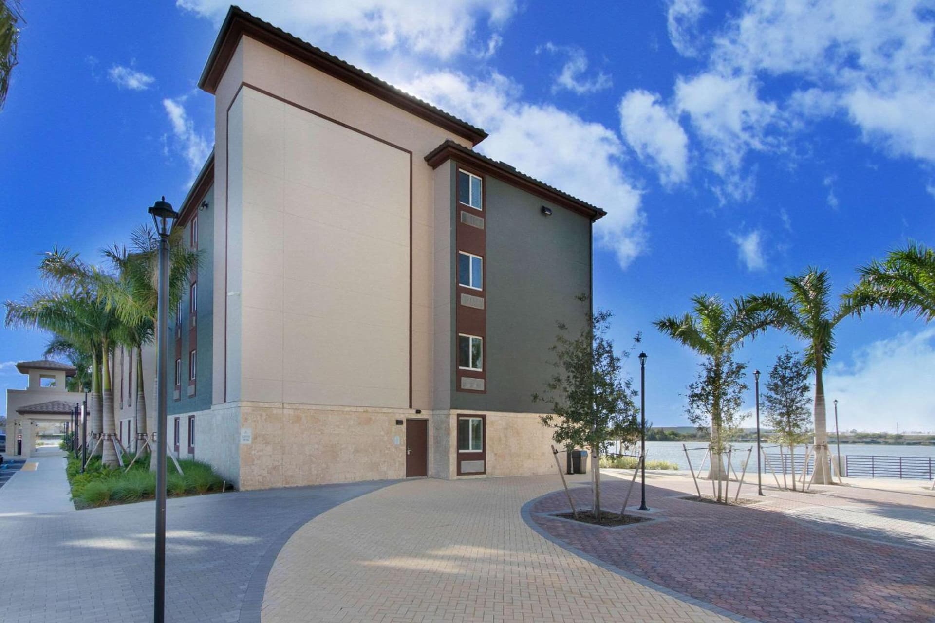 WoodSpring Suites Miramar property views in Miramar, FL — gallery photo 3
