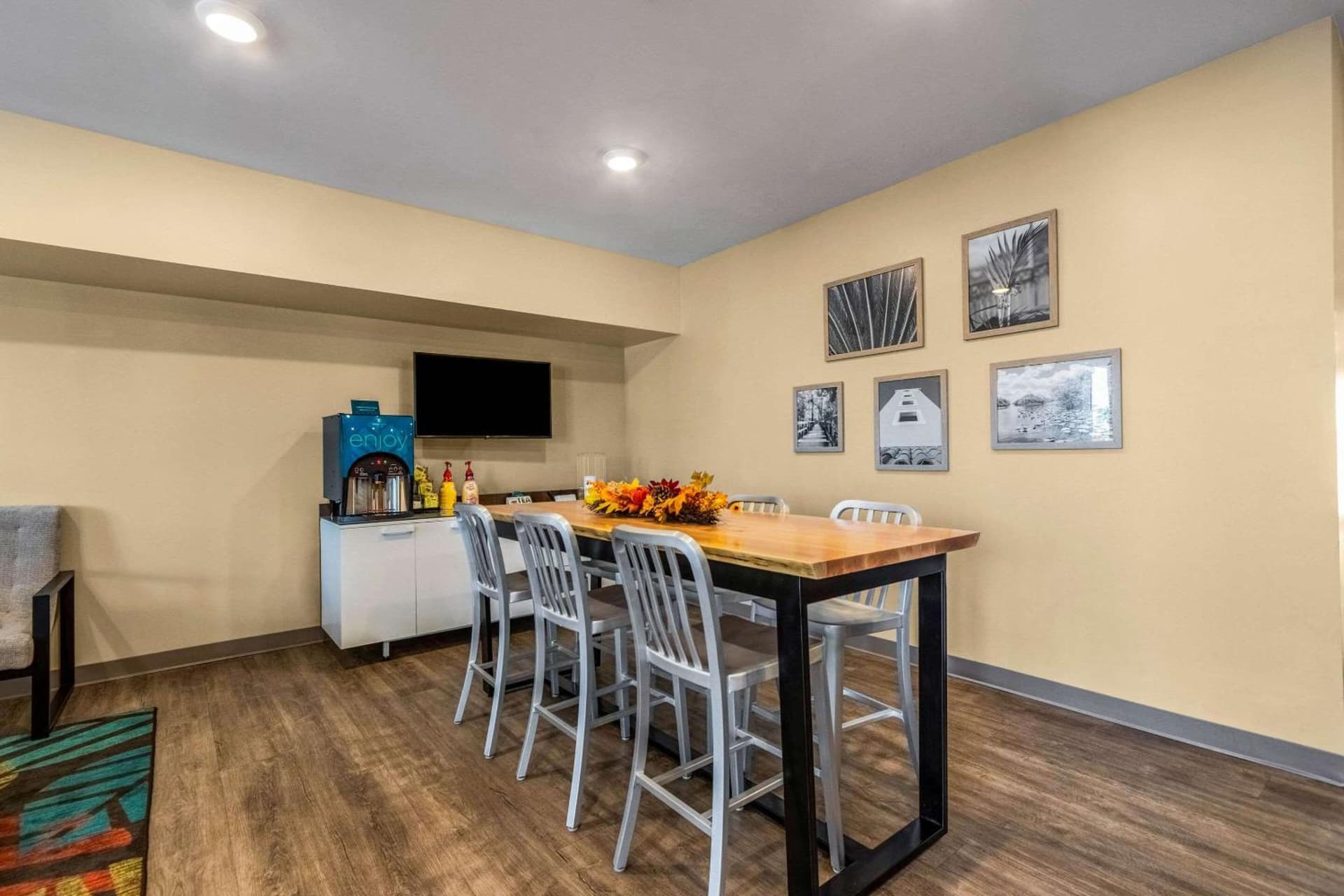 WoodSpring Suites Miramar gallery photo in Miramar, FL — image 11