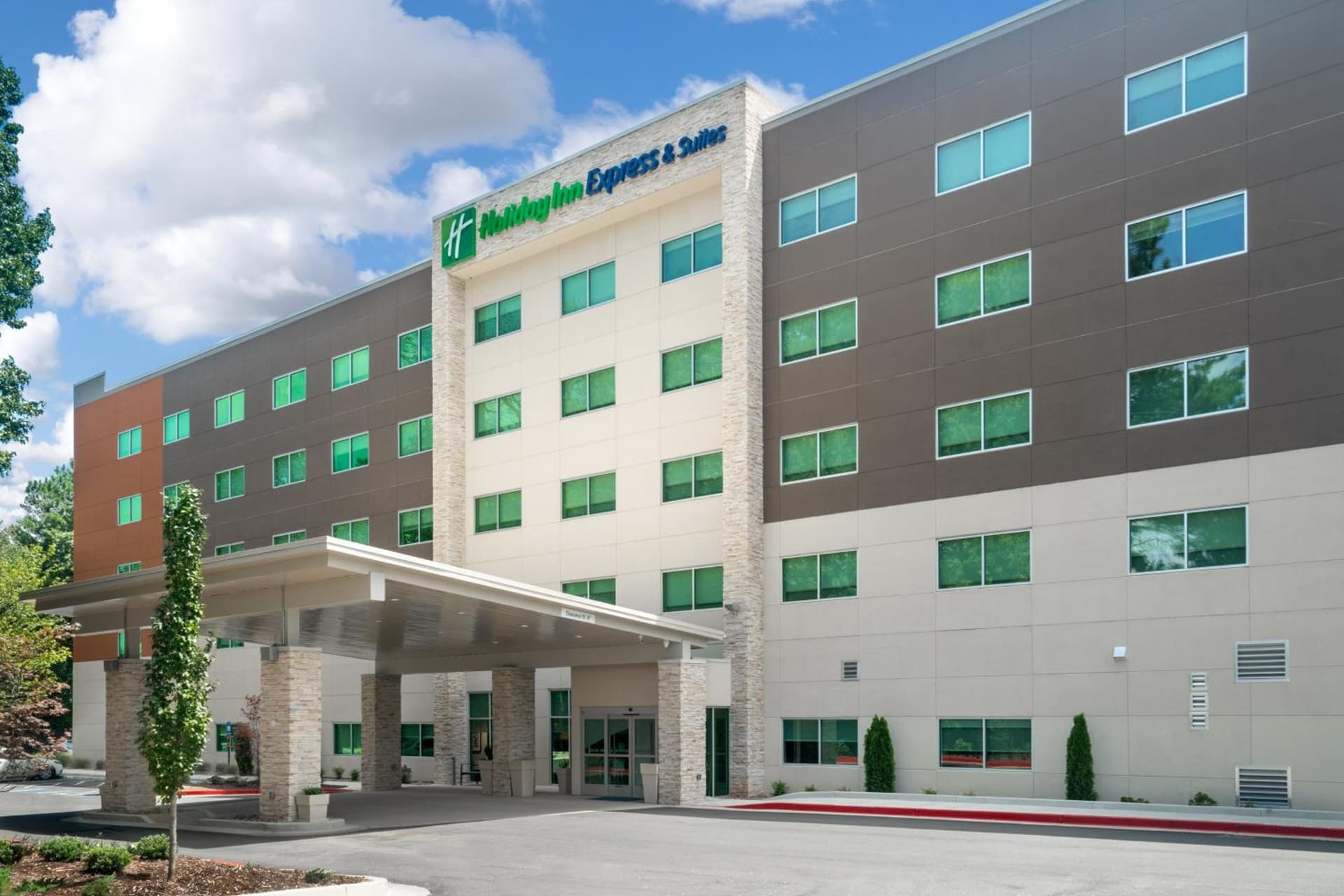 Holiday Inn Express & Suites Atlanta Airport NE - Hapeville by IHG exterior or lobby in Atlanta, GA — main listing photo