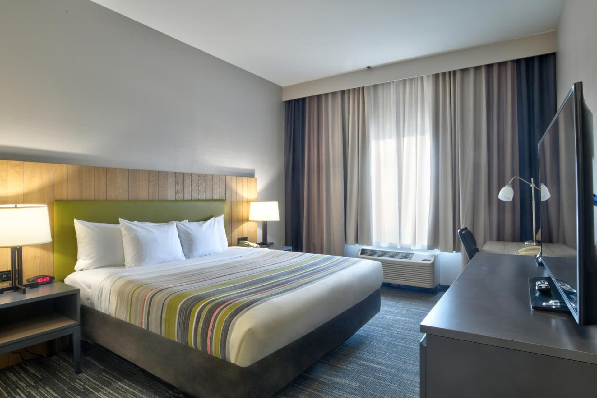 Country Inn & Suites by Radisson, Oklahoma City Airport, OK gallery photo in Oklahoma City, OK — image 12