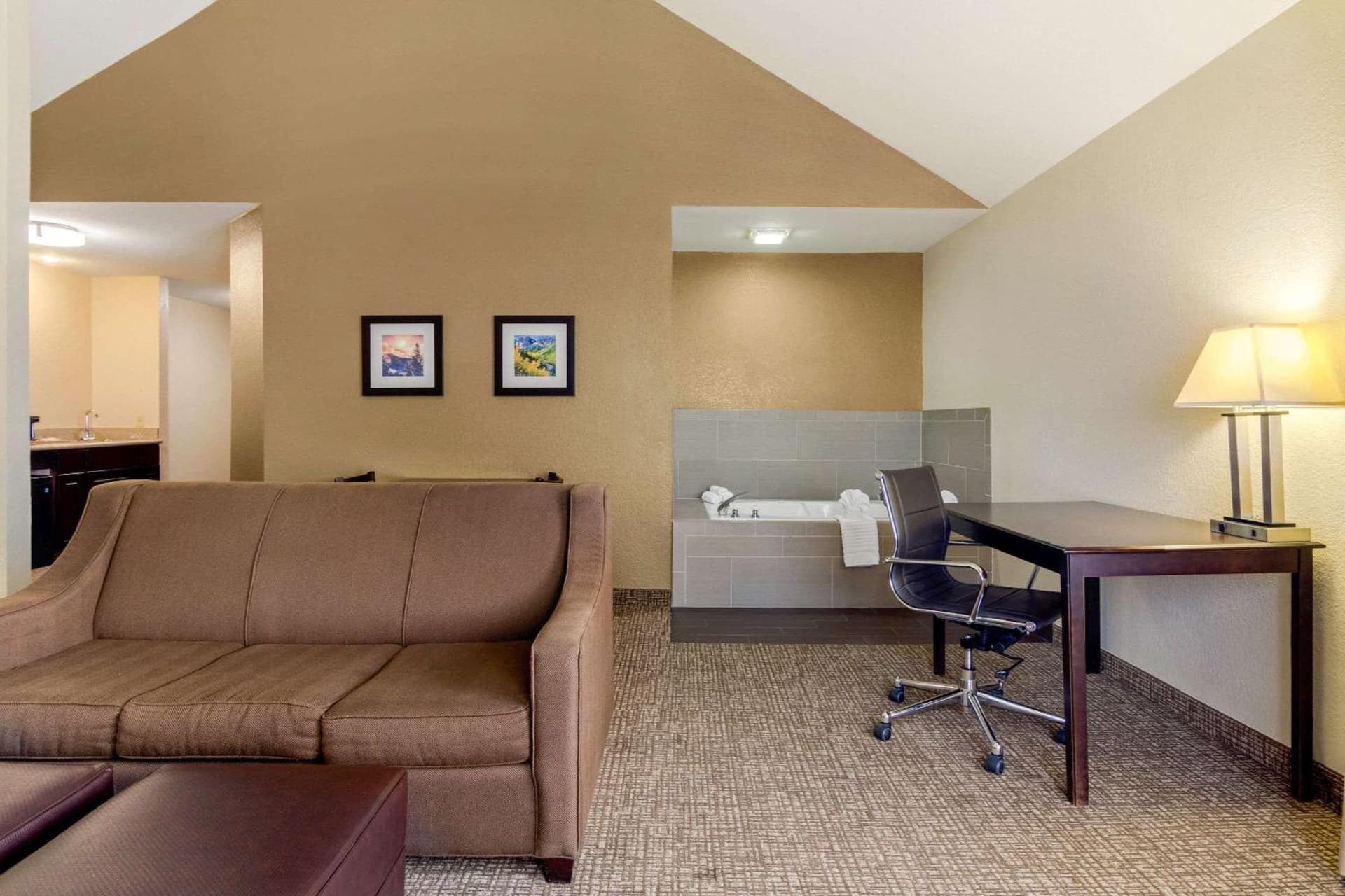 Comfort Inn & Suites Greeley gallery photo in Greeley, CO — image 26