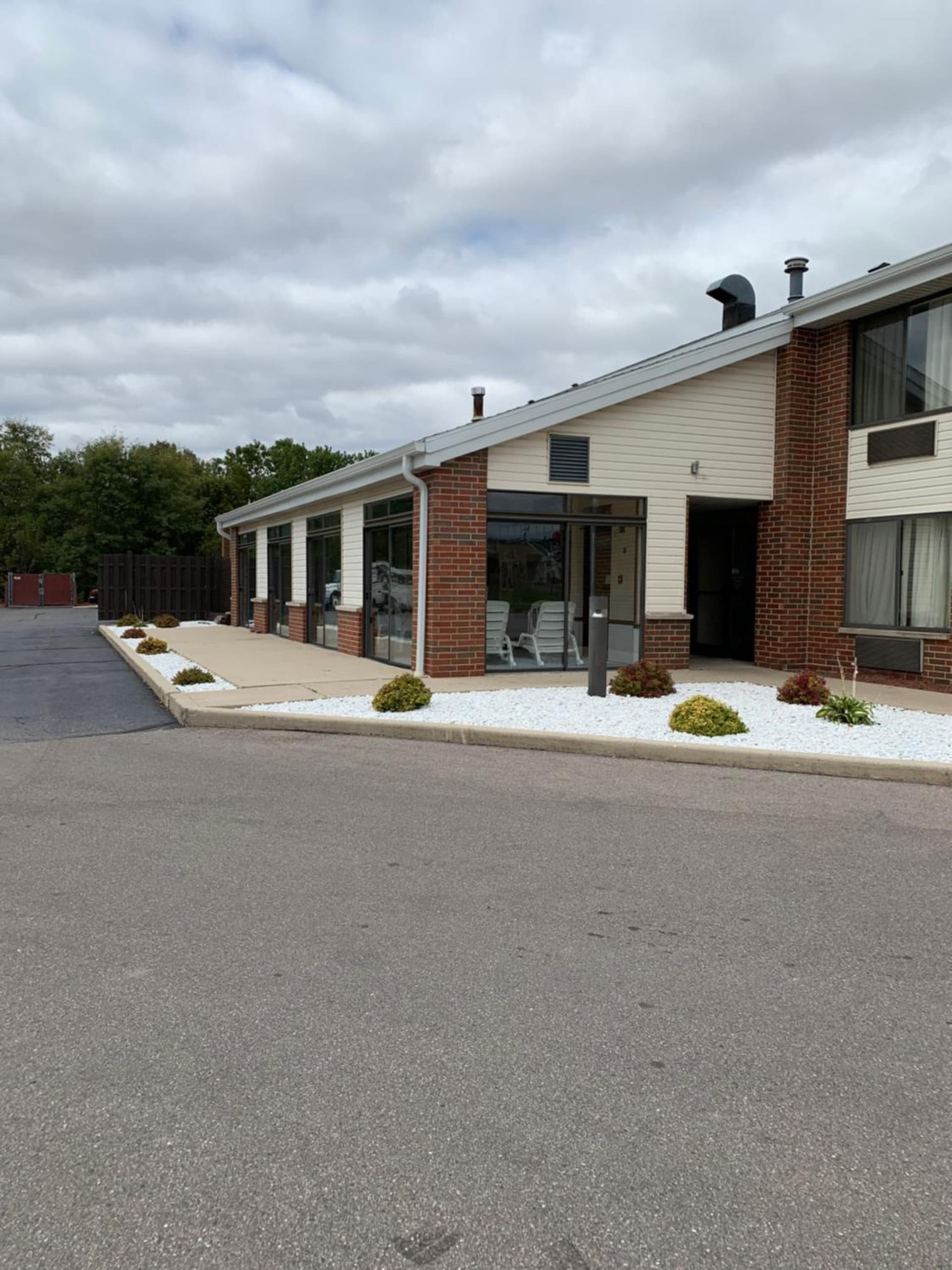 Super 8 by Wyndham Watertown WI property views in Watertown, WI — gallery photo 3