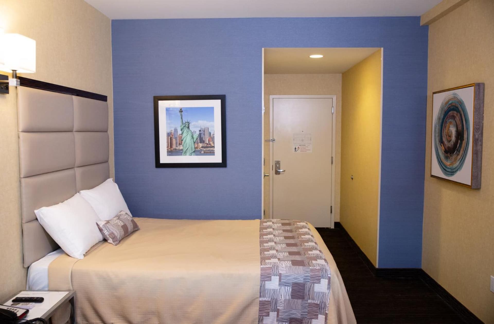 7 Days Hotel gallery photo in Bronx, NY — image 29