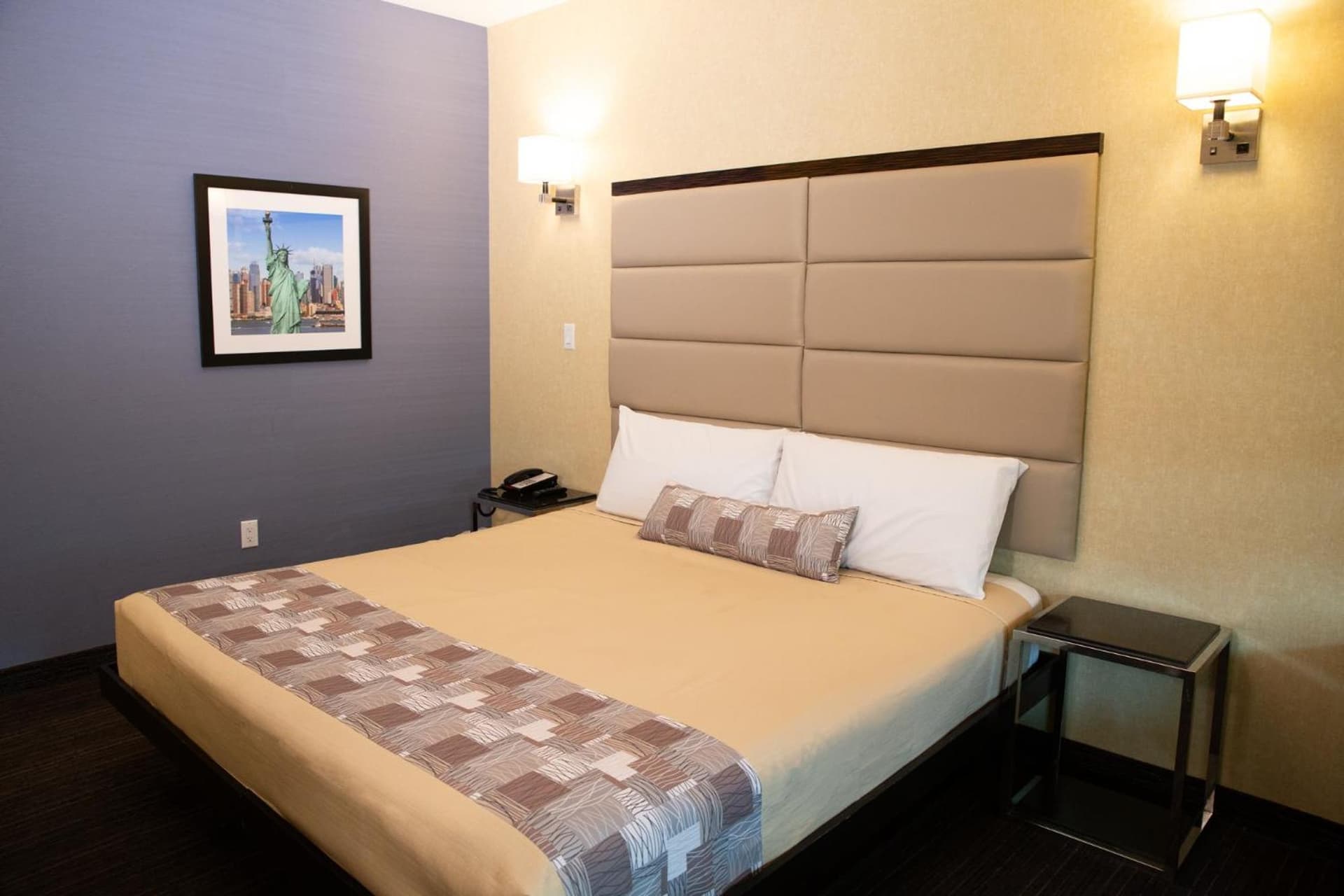 7 Days Hotel gallery photo in Bronx, NY — image 30