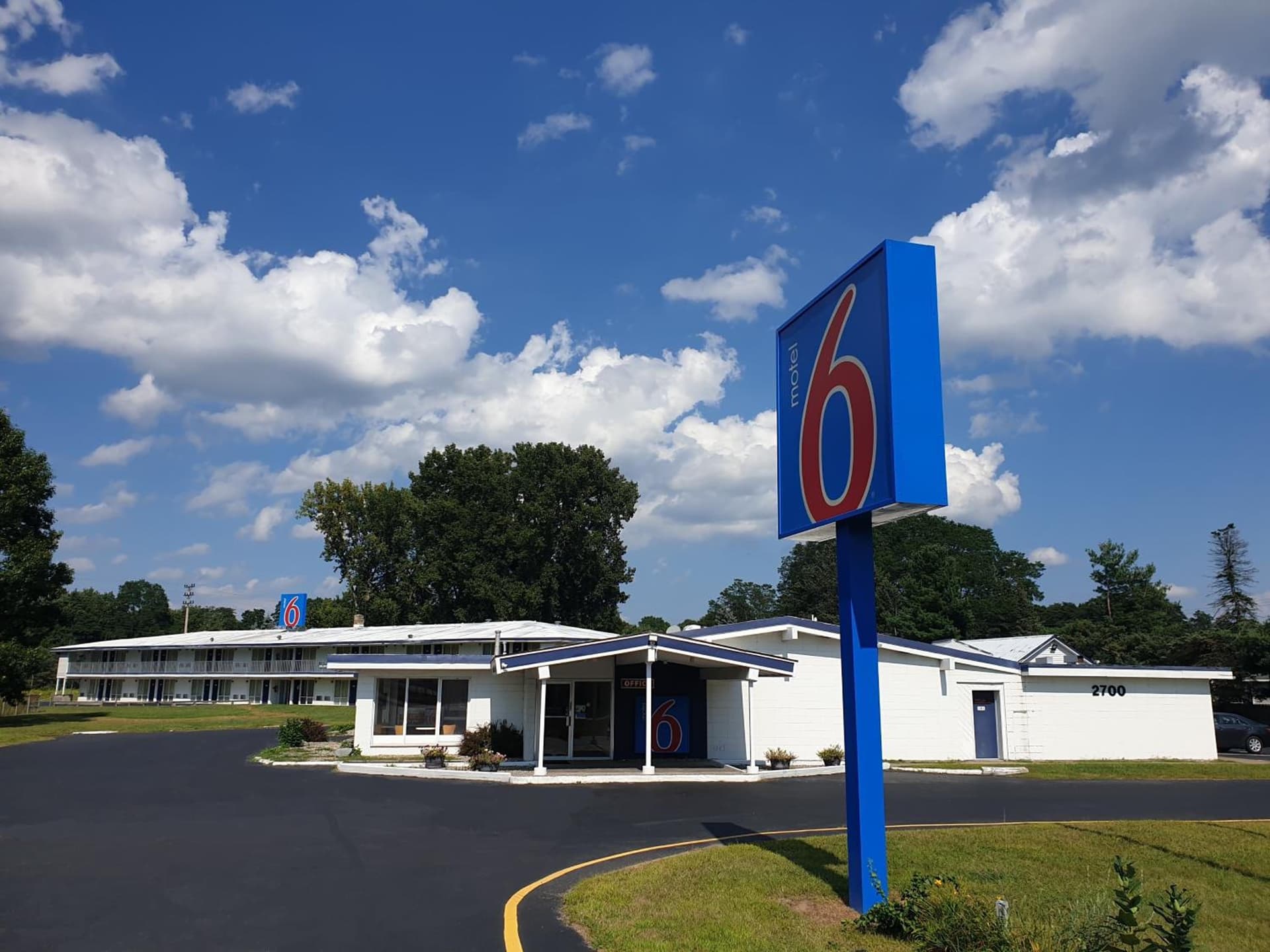 Motel 6-Schenectady, NY featured exterior or lobby in Schenectady, NY — similar hotel