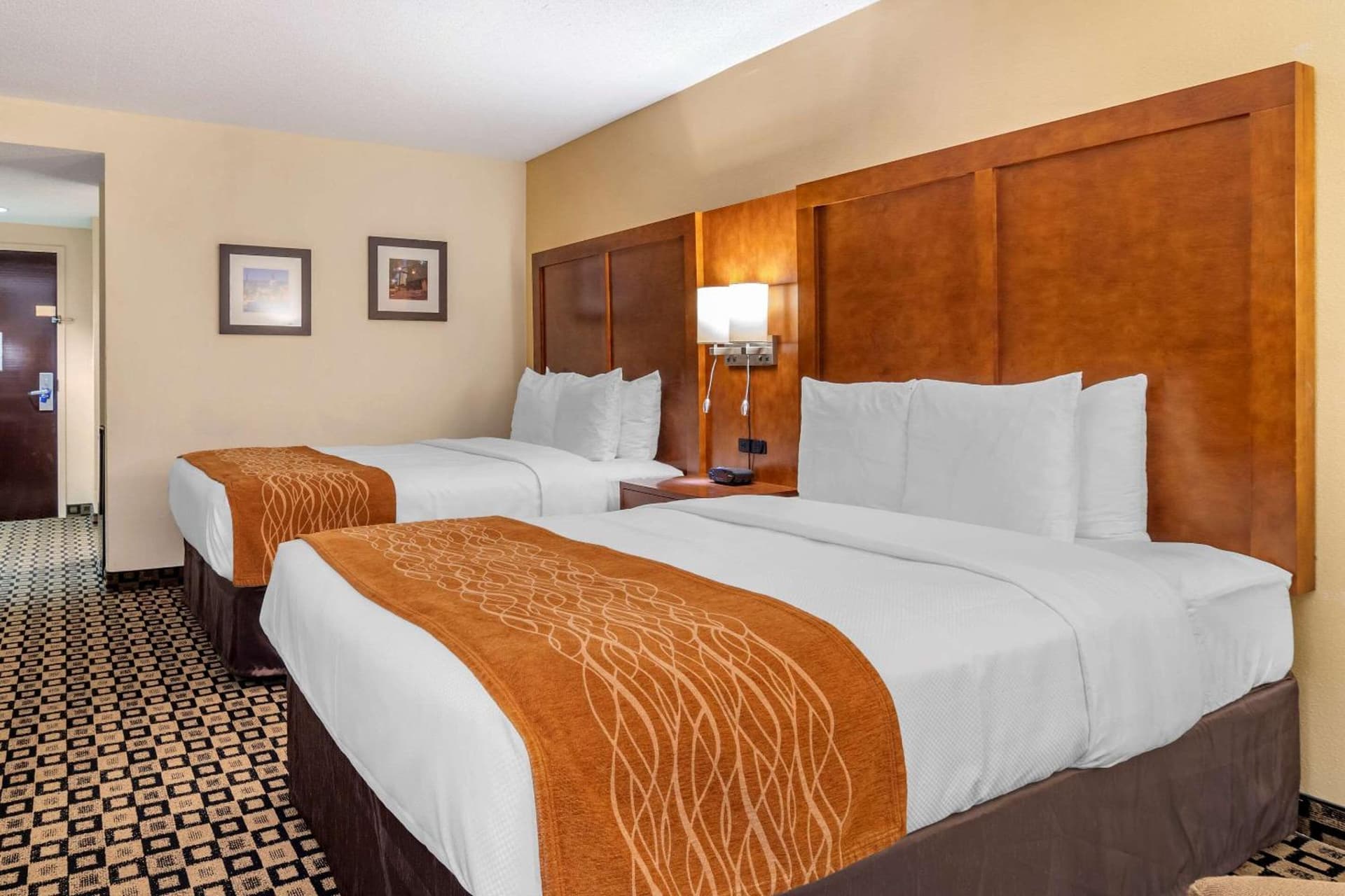 Comfort Inn & Suites Athens North interior in Athens, GA — gallery photo 2