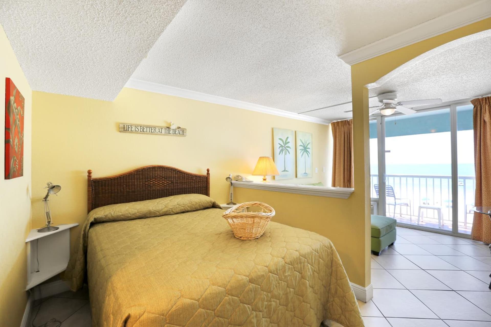 Barefoot Beach Club gallery photo in St Pete Beach, FL — image 9