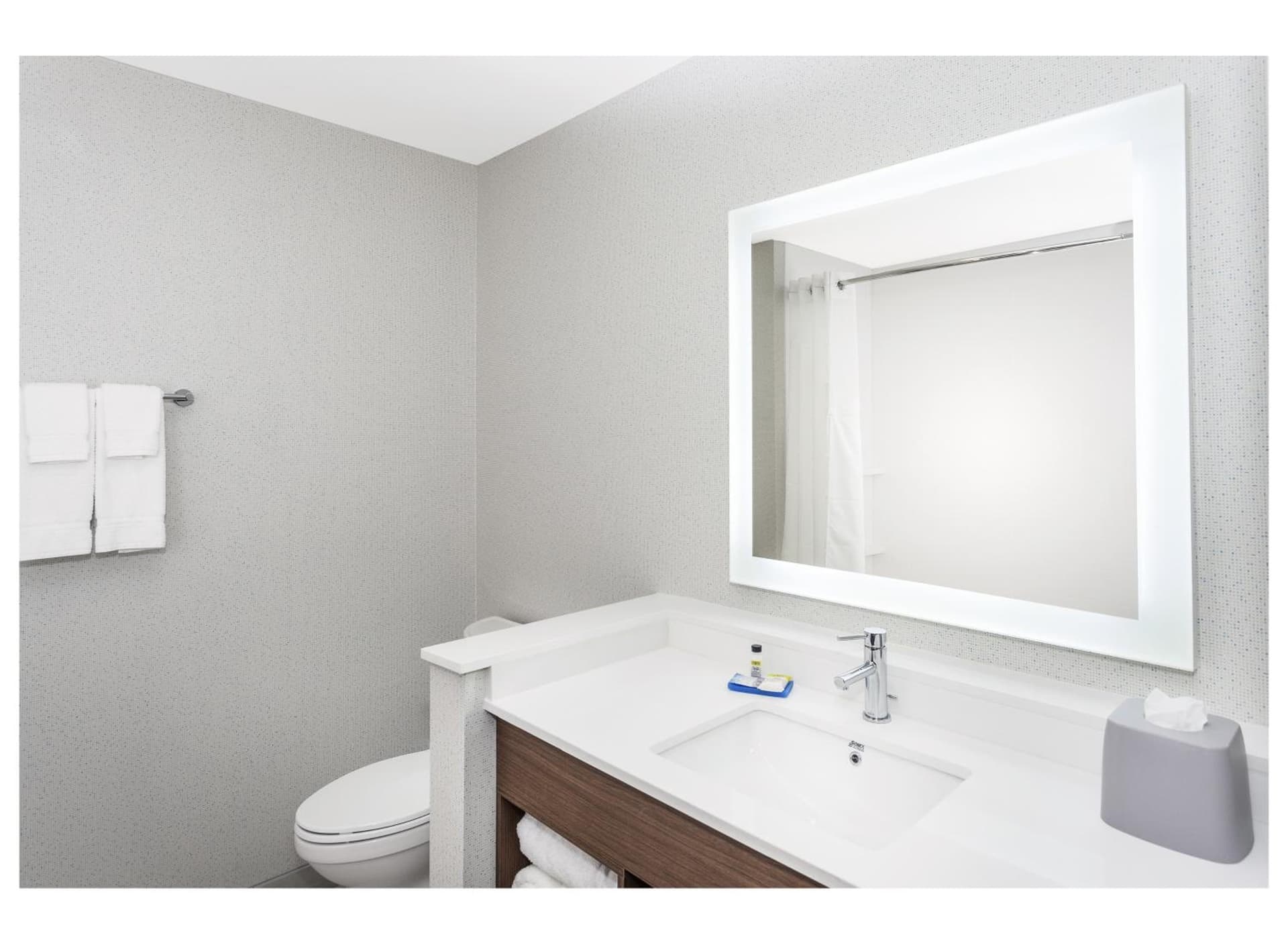 Holiday Inn Express & Suites - Hudson I-94 by IHG property views in Hudson, WI — gallery photo 3