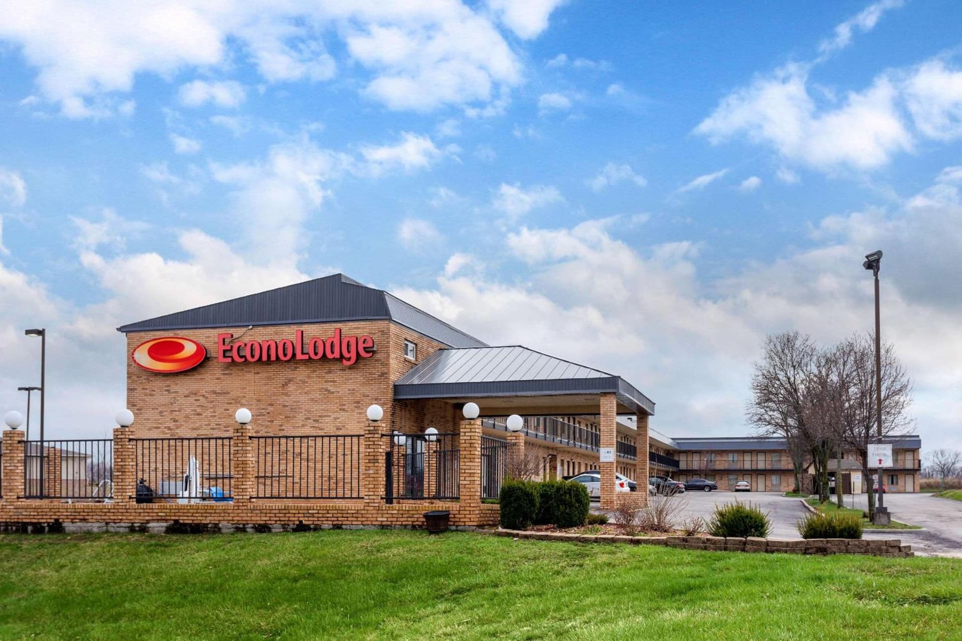 Econo Lodge Belton - Kansas City South featured exterior or lobby in Belton, MO — similar hotel