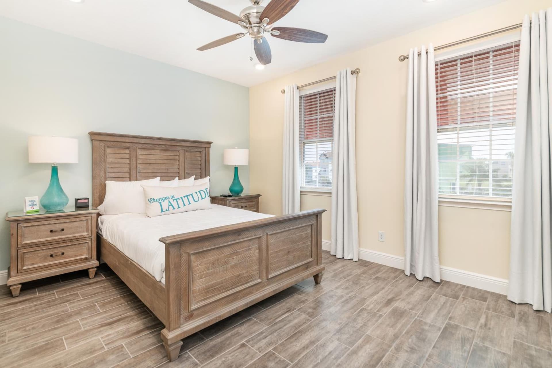 Margaritaville Resort Orlando with H2O Waterpark interior in Orlando, FL — gallery photo 2