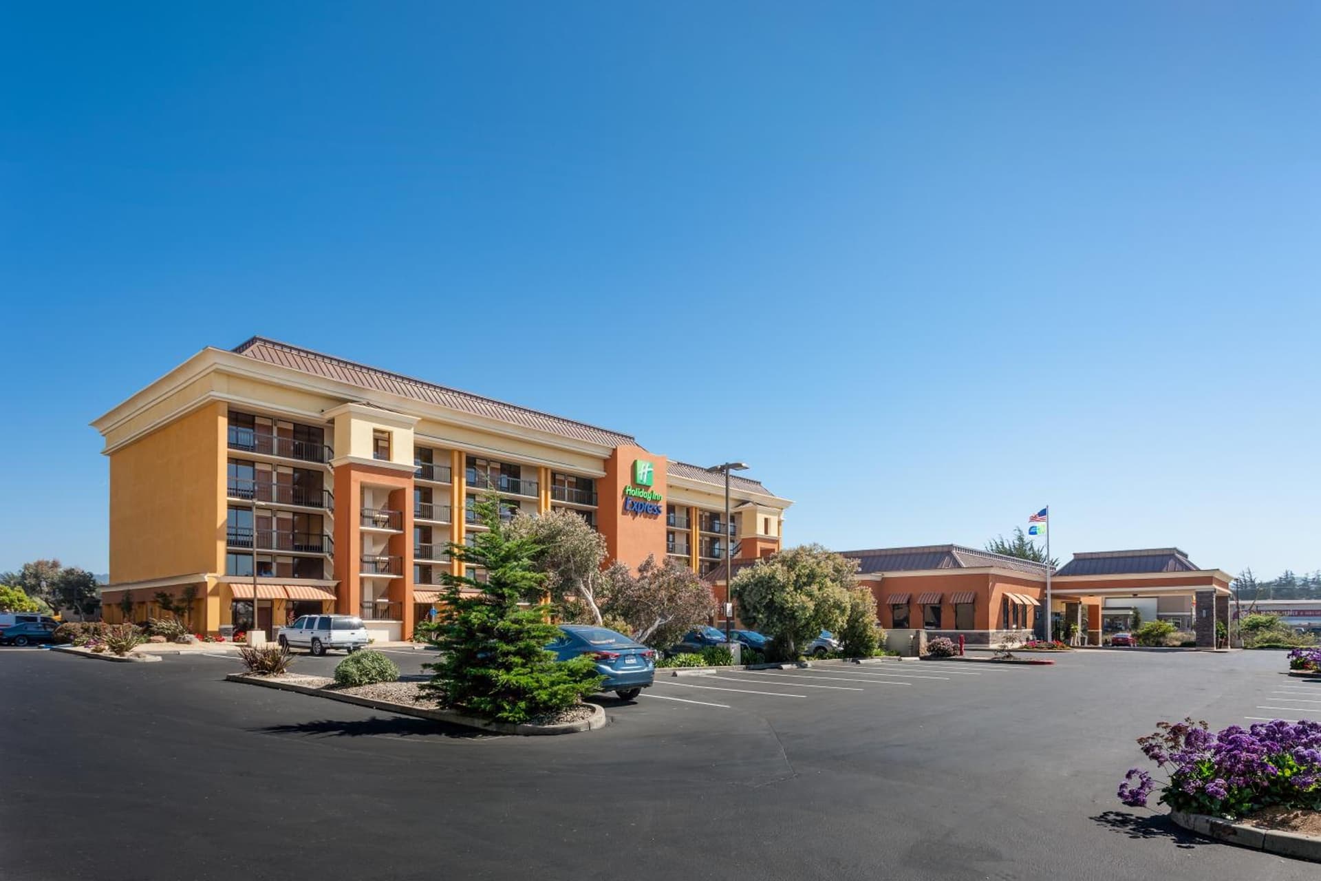 Holiday Inn Express at Monterey Bay by IHG gallery photo in Seaside, CA — image 11