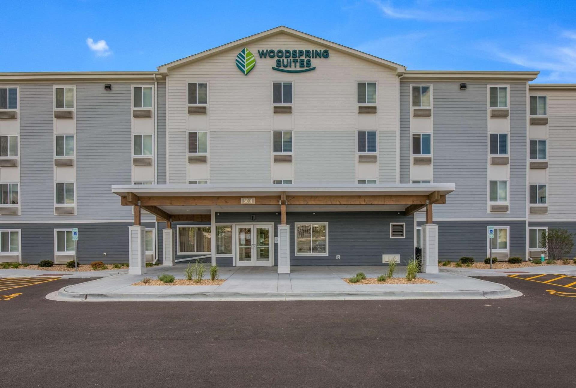 WoodSpring Suites Chicago Midway featured exterior or lobby in Burbank, IL — similar hotel