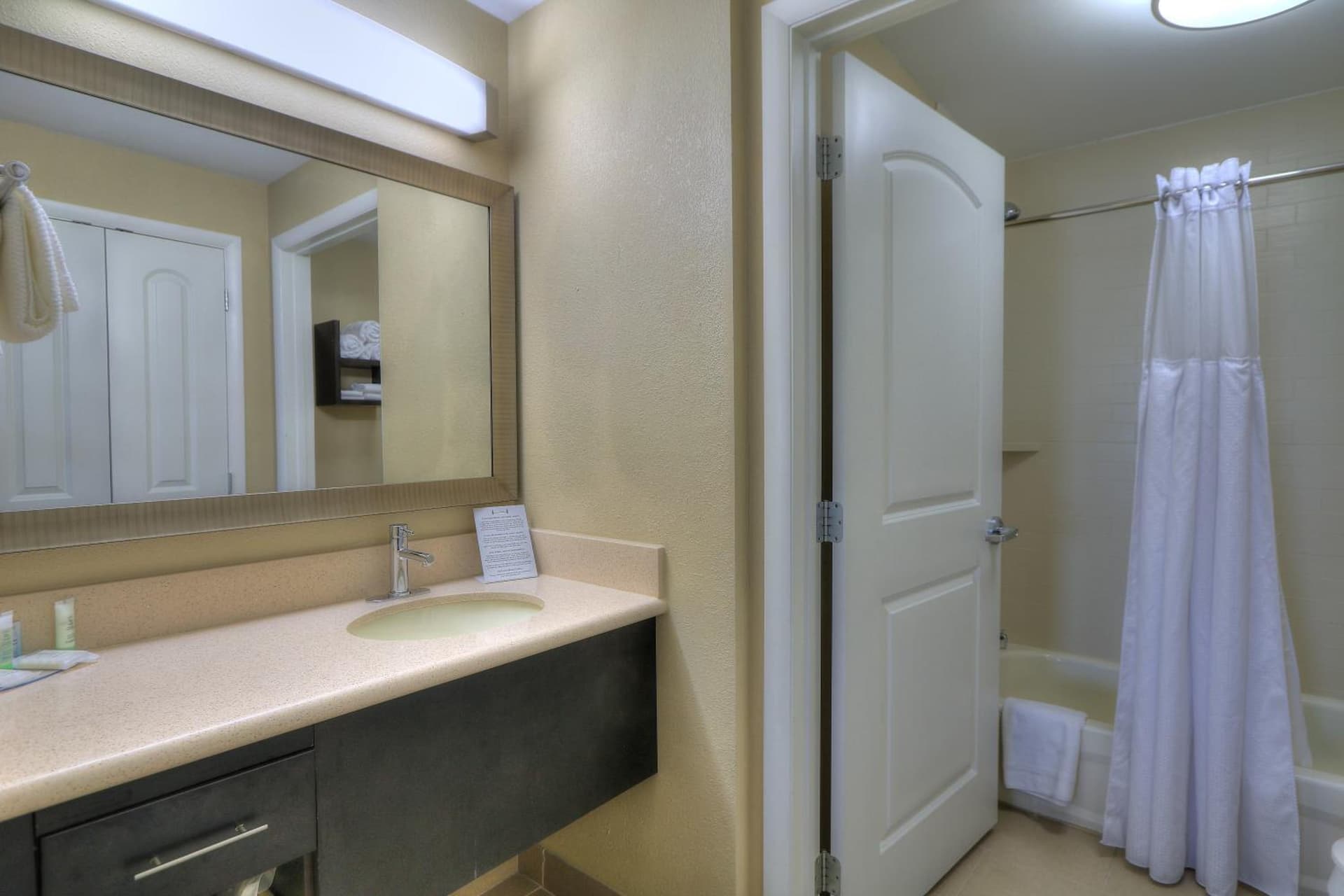 Staybridge Suites Knoxville West by IHG property views in Knoxville, TN — gallery photo 3