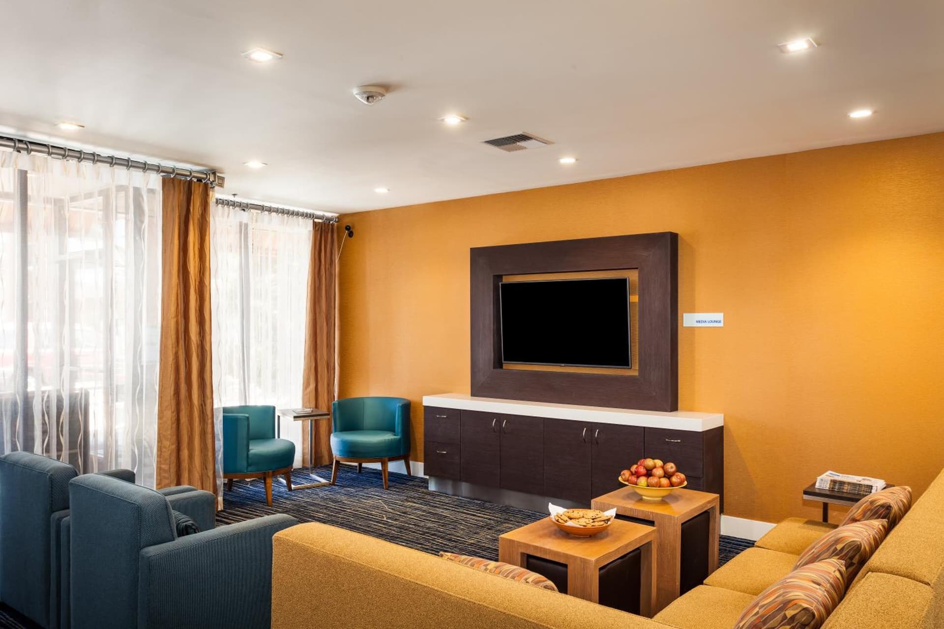 Holiday Inn Express at Monterey Bay by IHG interior in Seaside, CA — gallery photo 2