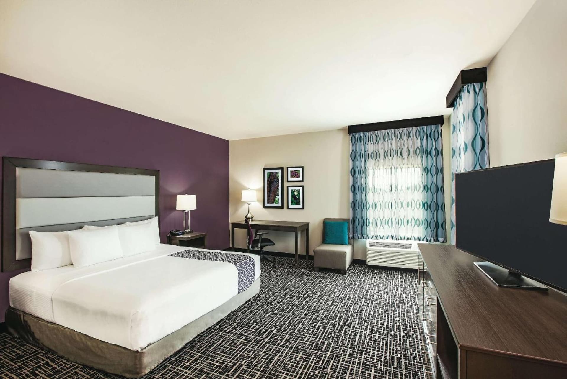 La Quinta by Wyndham McAllen La Plaza Mall interior in McAllen, TX — gallery photo 2