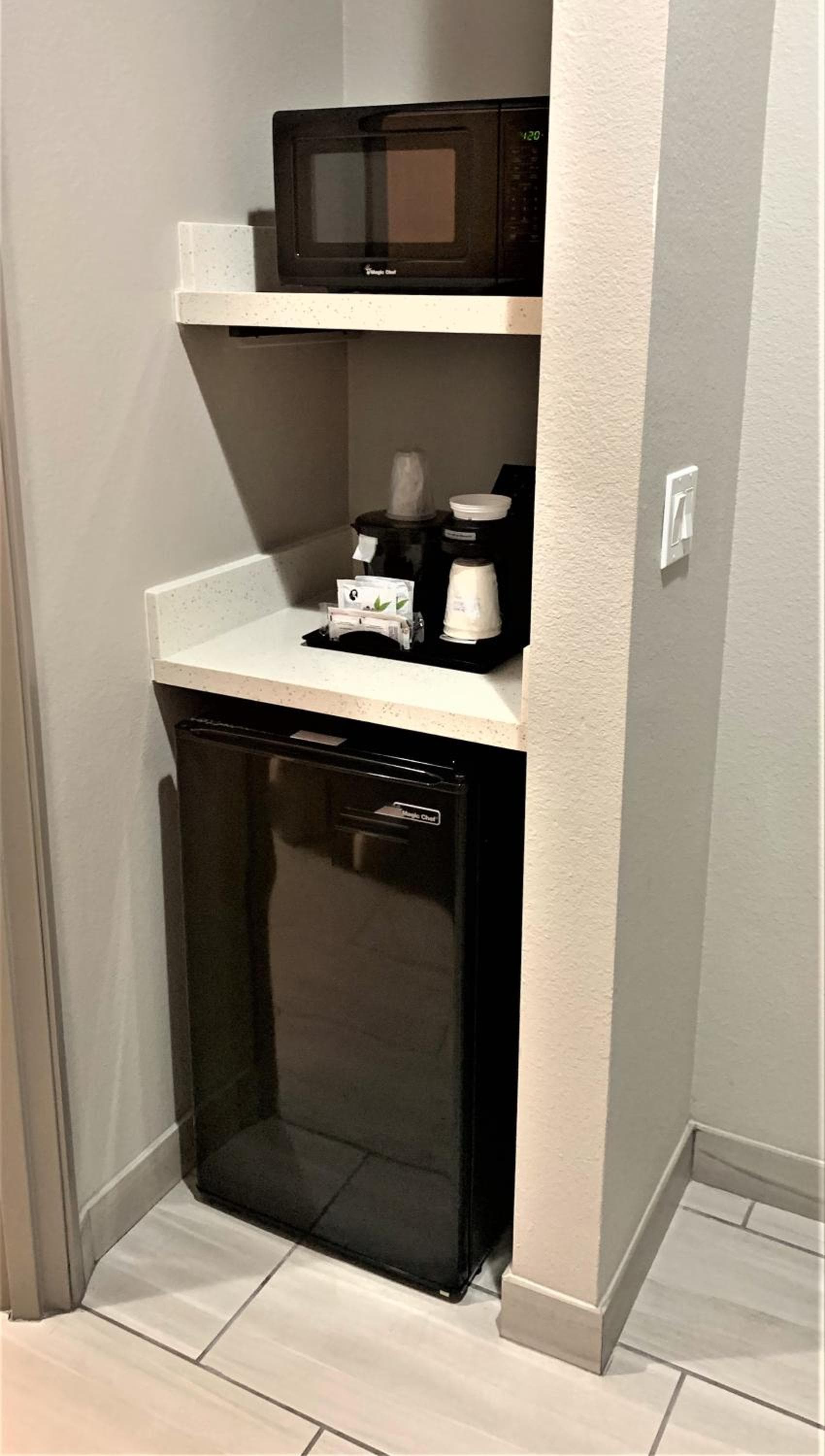 La Quinta Inn & Suites by Wyndham DFW West-Glade Parks gallery photo in Euless, TX — image 35
