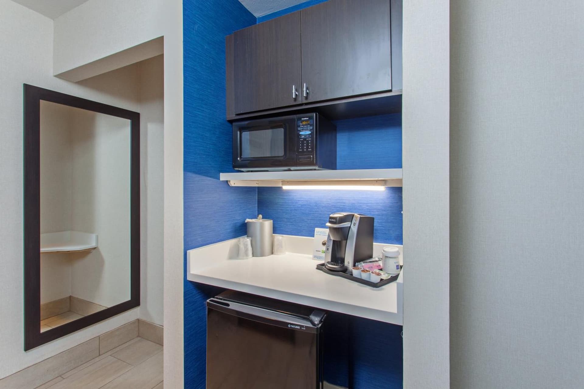 Holiday Inn Express & Suites Oakland - Airport by IHG gallery photo in Oakland, CA — image 23