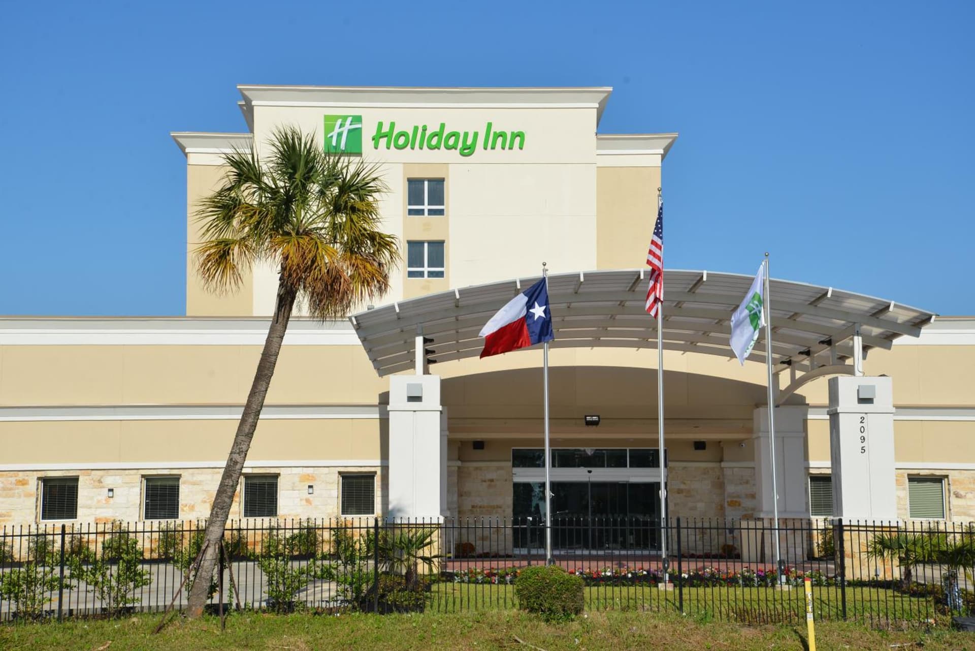 Holiday Inn - Beaumont East-Medical Ctr Area by IHG interior in Beaumont, TX — gallery photo 2