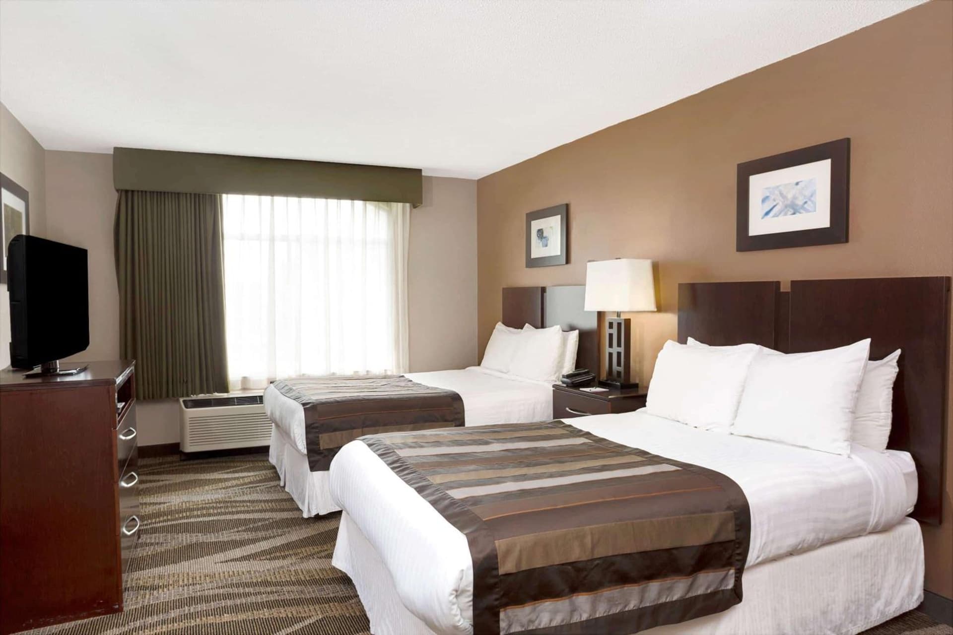 Wingate by Wyndham Raleigh Durham / Airport gallery photo in Durham, NC — image 7