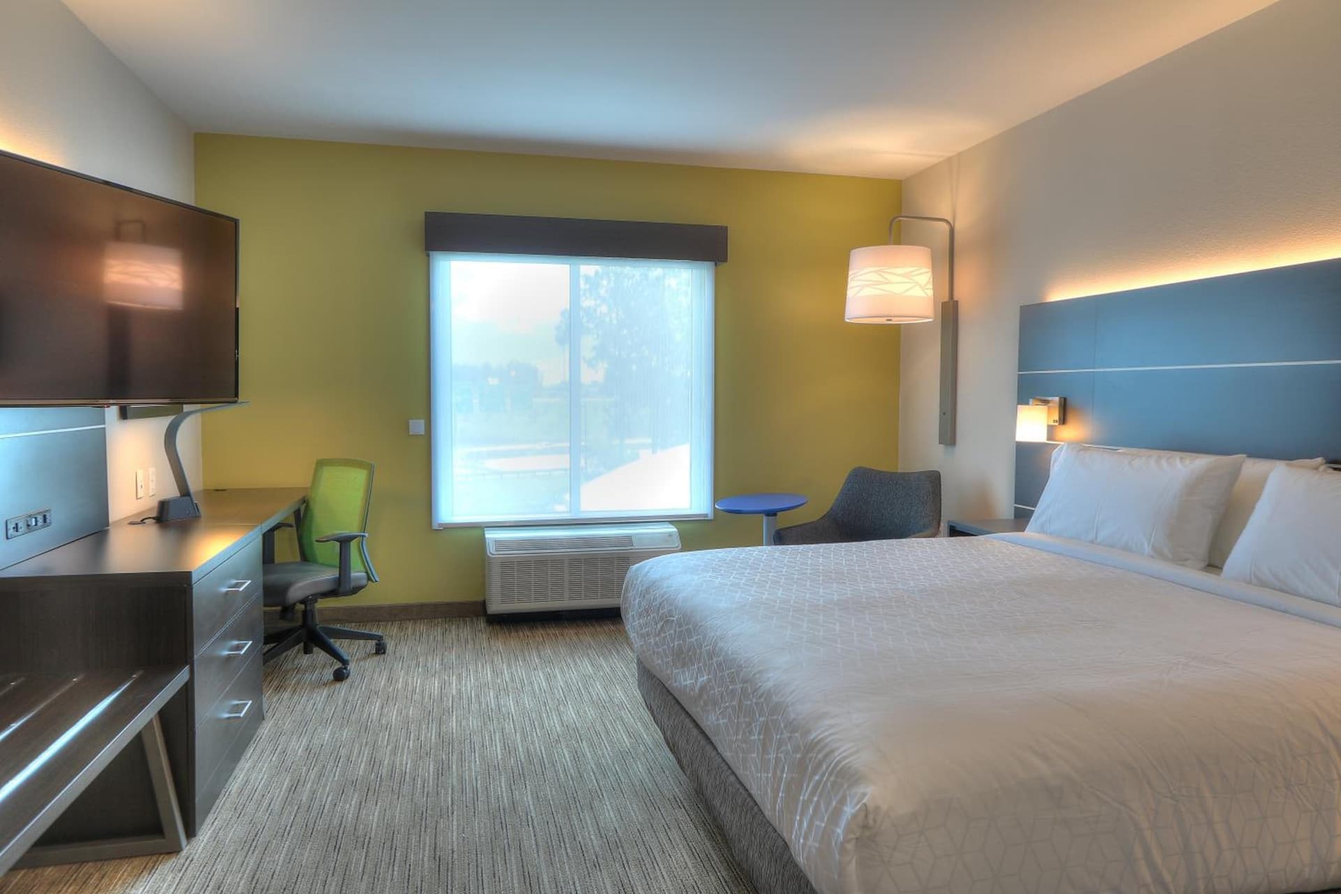 Holiday Inn Express Hotel & Suites Mobile Saraland by IHG gallery photo in Saraland, AL — image 6
