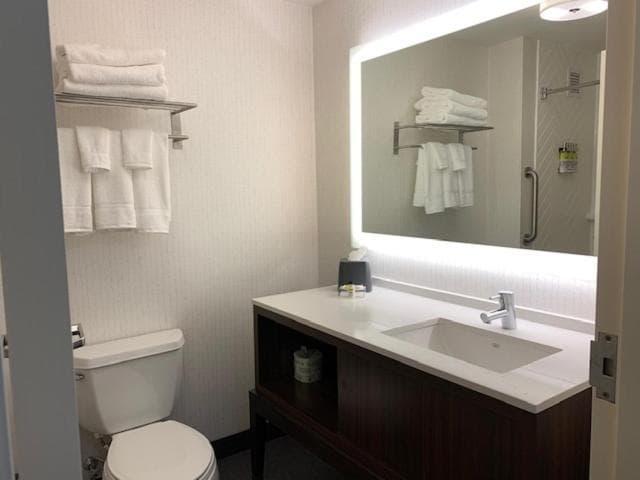 Holiday Inn Cheshire - Southington by IHG interior in Cheshire, CT — gallery photo 2