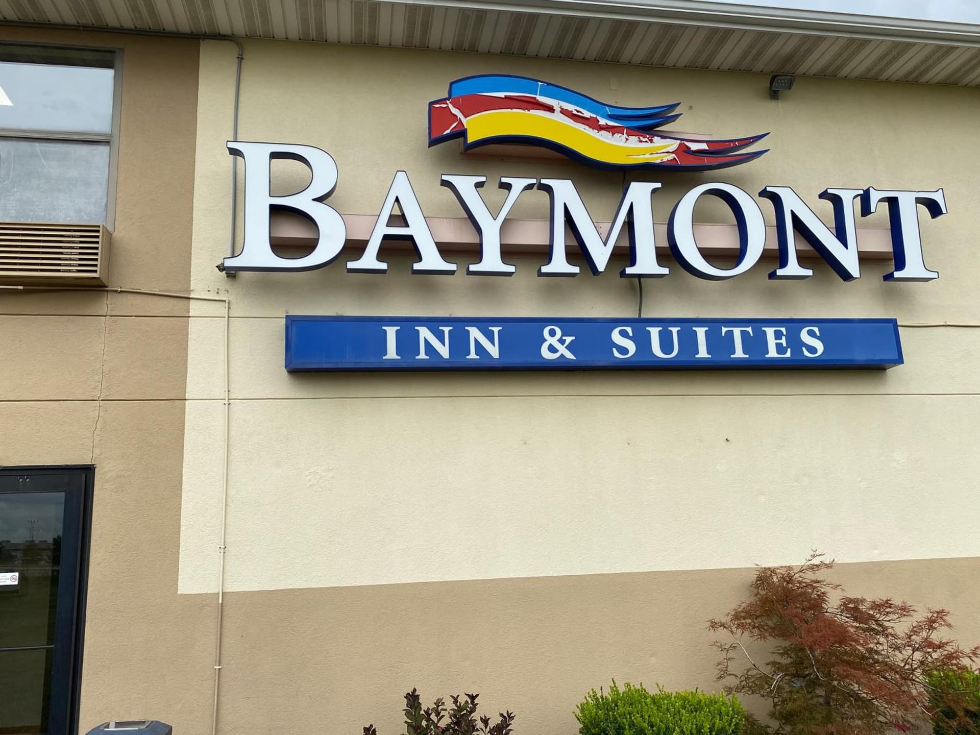 Baymont by Wyndham Morton interior in Morton, IL — gallery photo 2