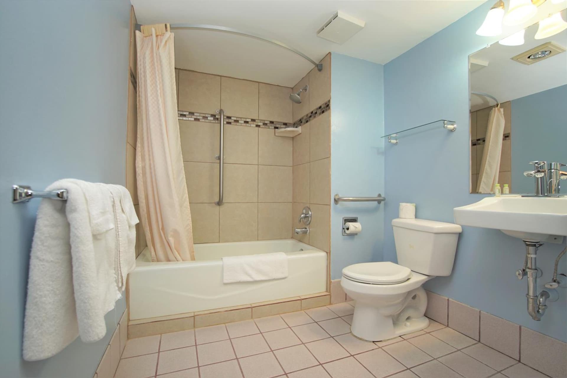 Royal Inn Hudson I-94 gallery photo in Hudson, WI — image 10
