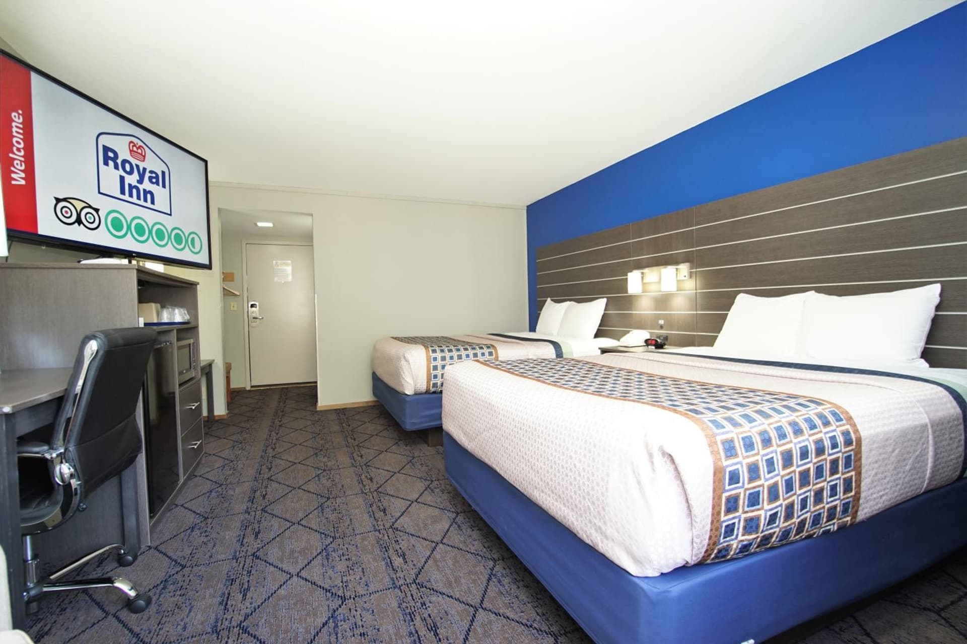 Royal Inn Hudson I-94 interior in Hudson, WI — gallery photo 2