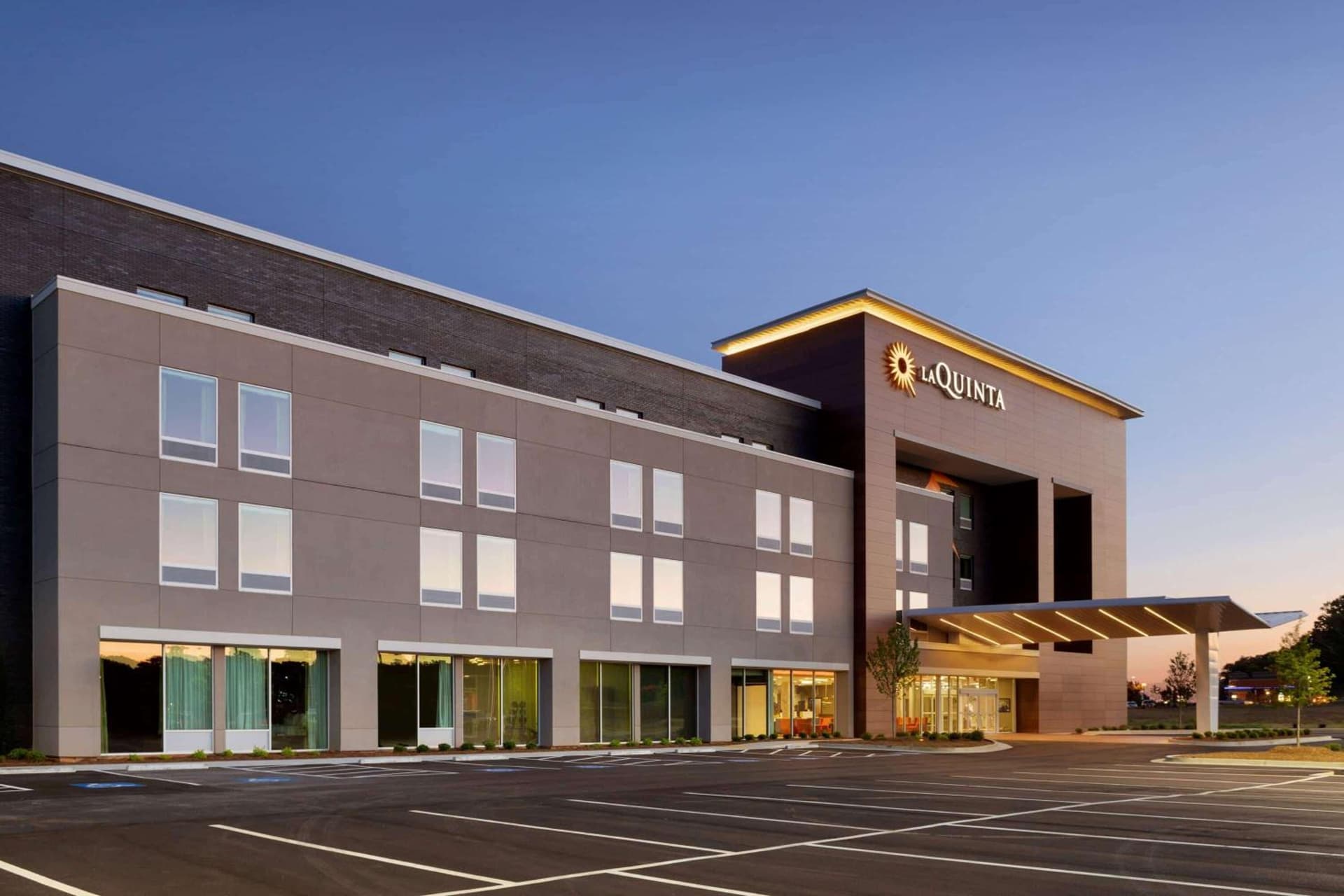 La Quinta Inn & Suites by Wyndham Braselton gallery photo in Braselton, GA — image 16