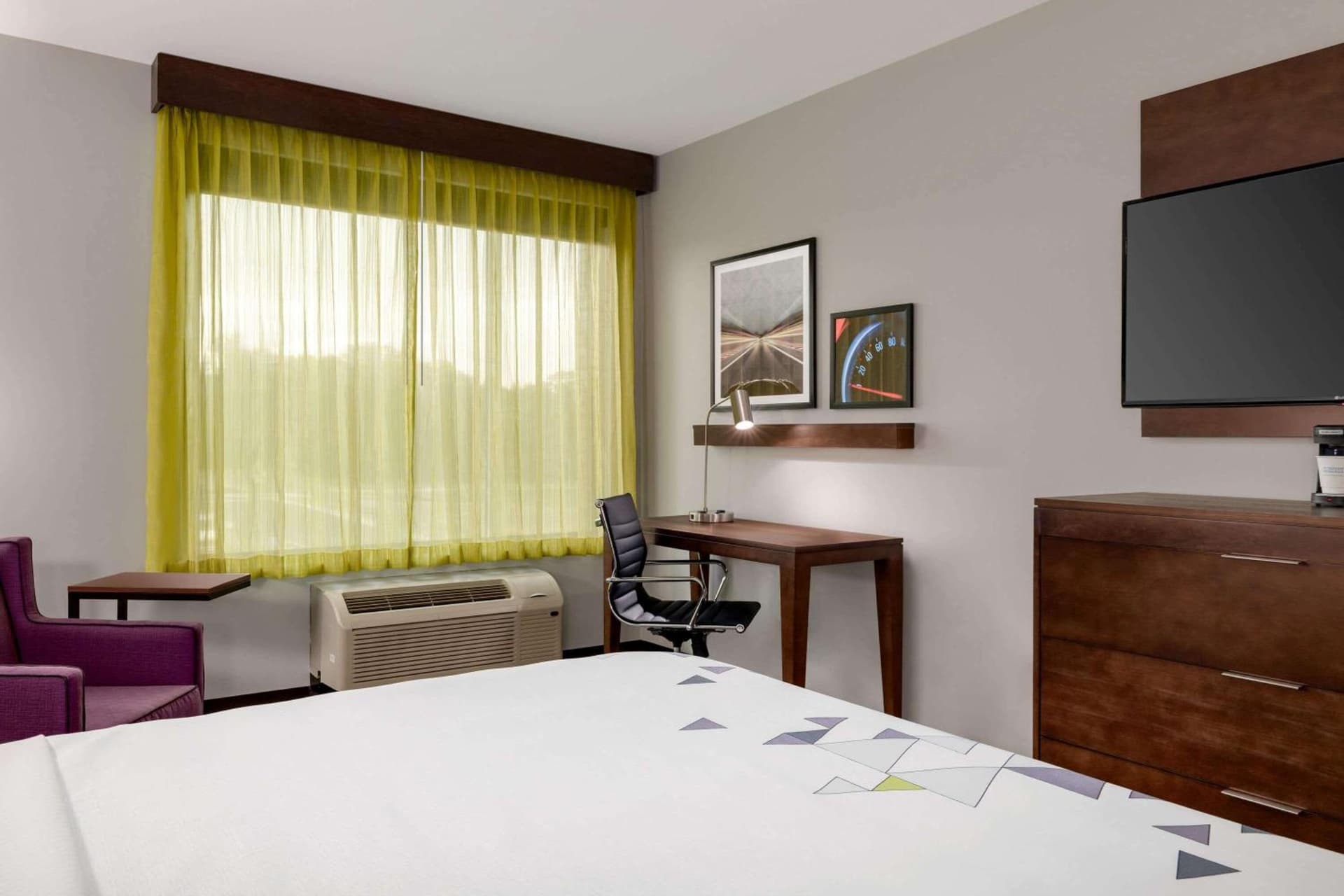 La Quinta Inn & Suites by Wyndham Braselton gallery photo in Braselton, GA — image 11