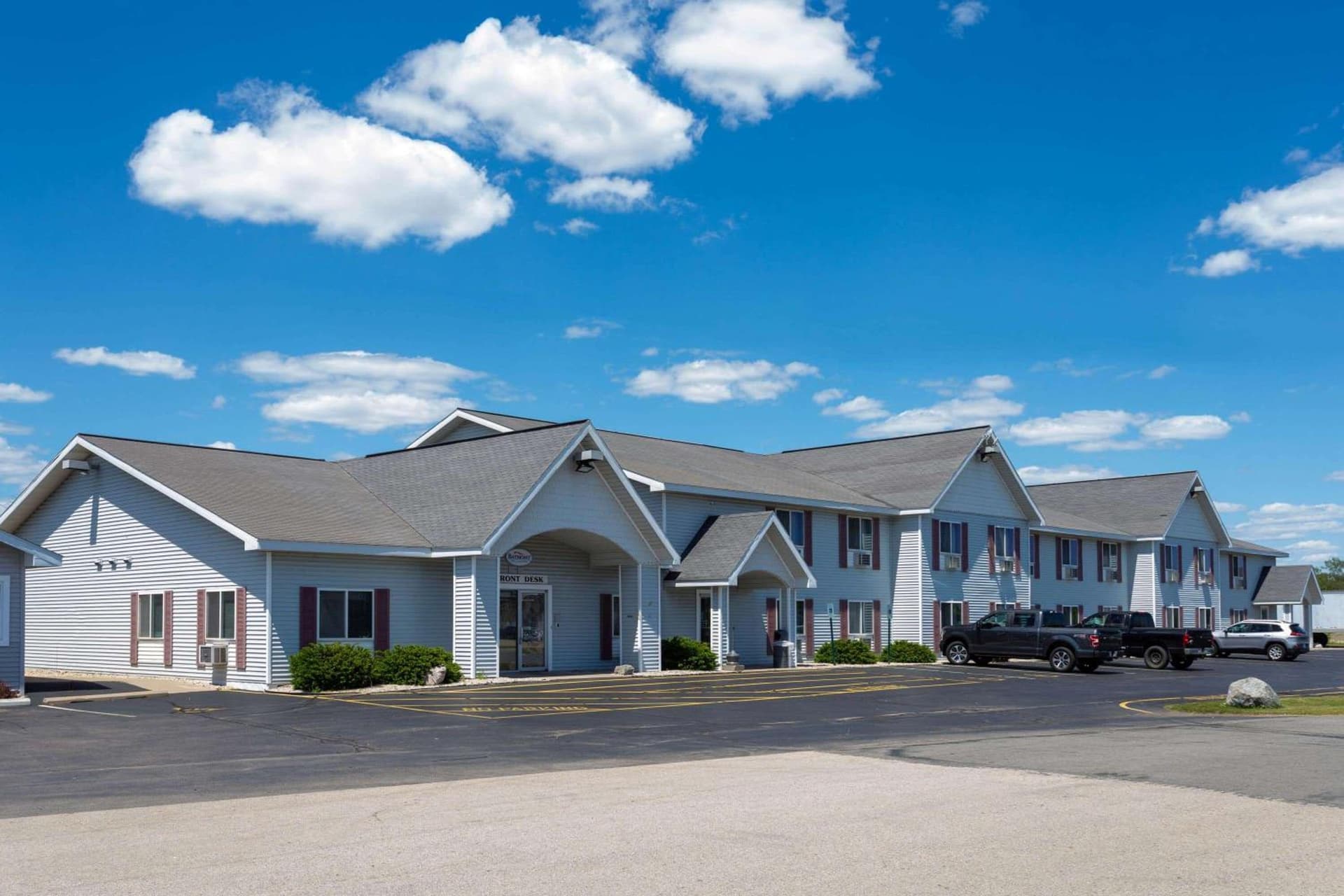 Baymont by Wyndham Marinette featured exterior or lobby in Marinette, WI — similar hotel