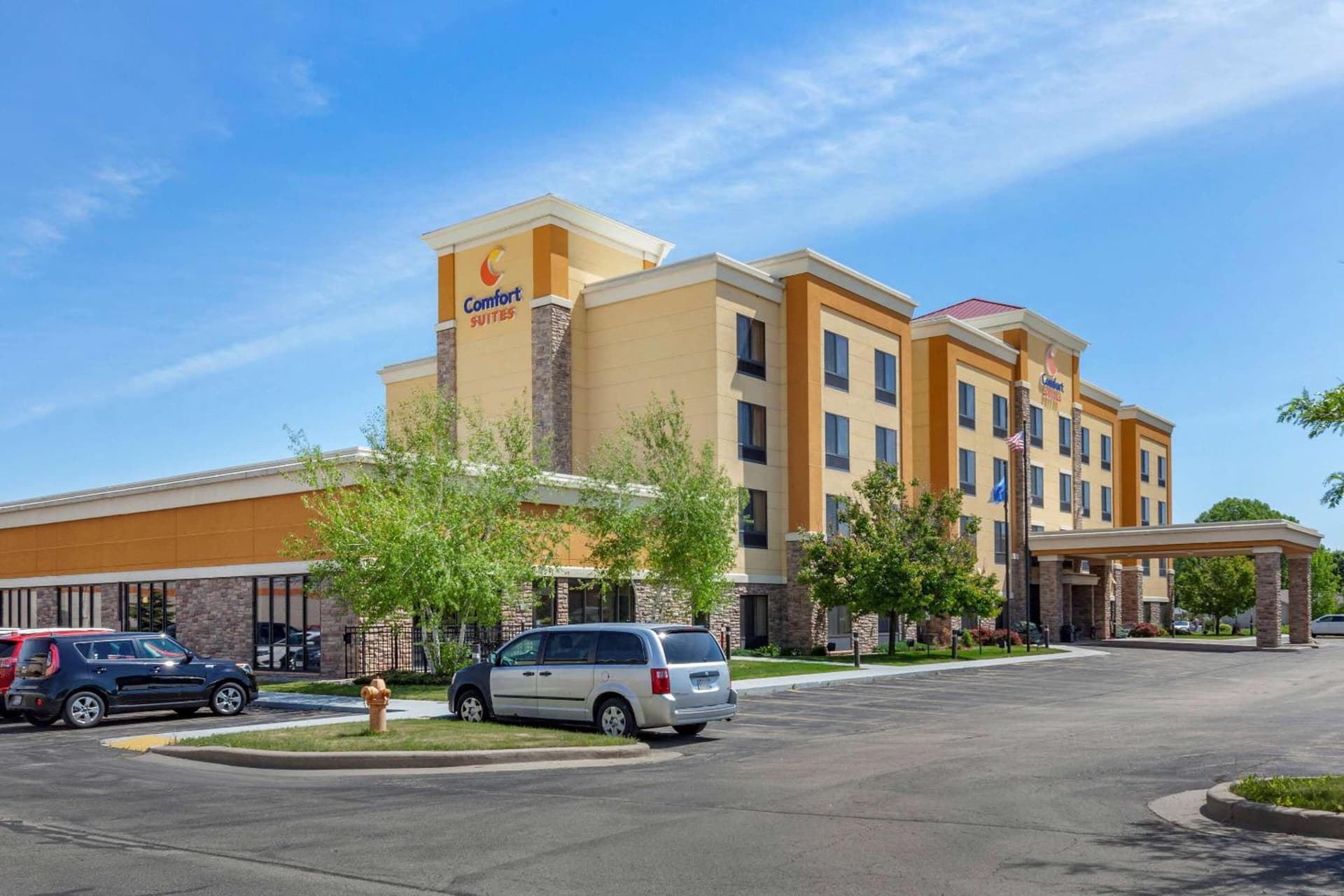 Comfort Suites Oshkosh West interior in Oshkosh, WI — gallery photo 2