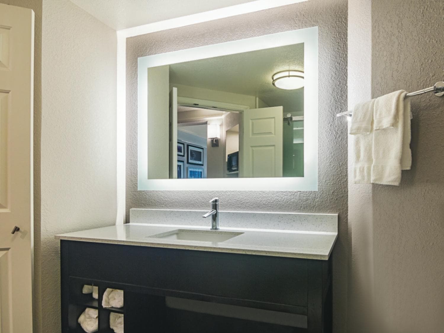 La Quinta by Wyndham Oklahoma City - NW Expwy gallery photo in Oklahoma City, OK — image 45