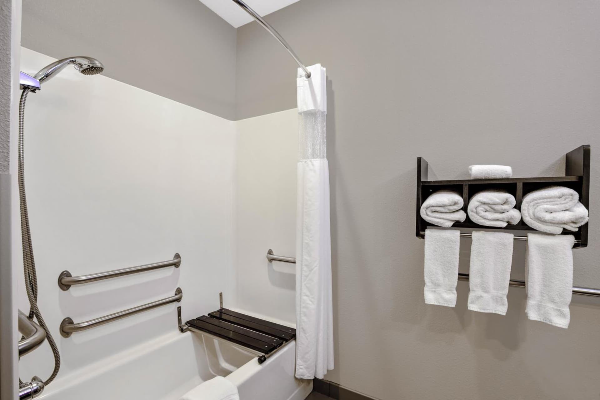 La Quinta by Wyndham Fayetteville gallery photo in Fayetteville, AR — image 11