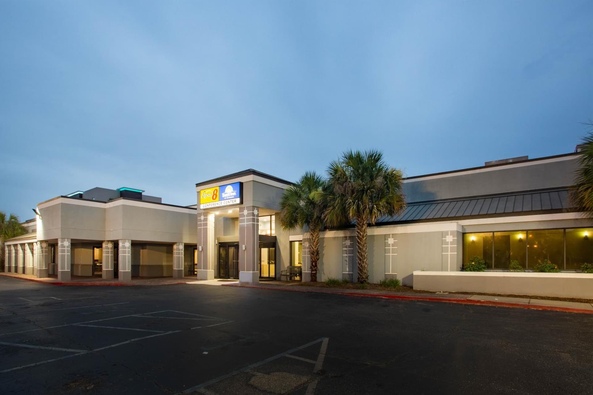 Days Inn by Wyndham Mobile I-65 gallery photo in Mobile, AL — image 53