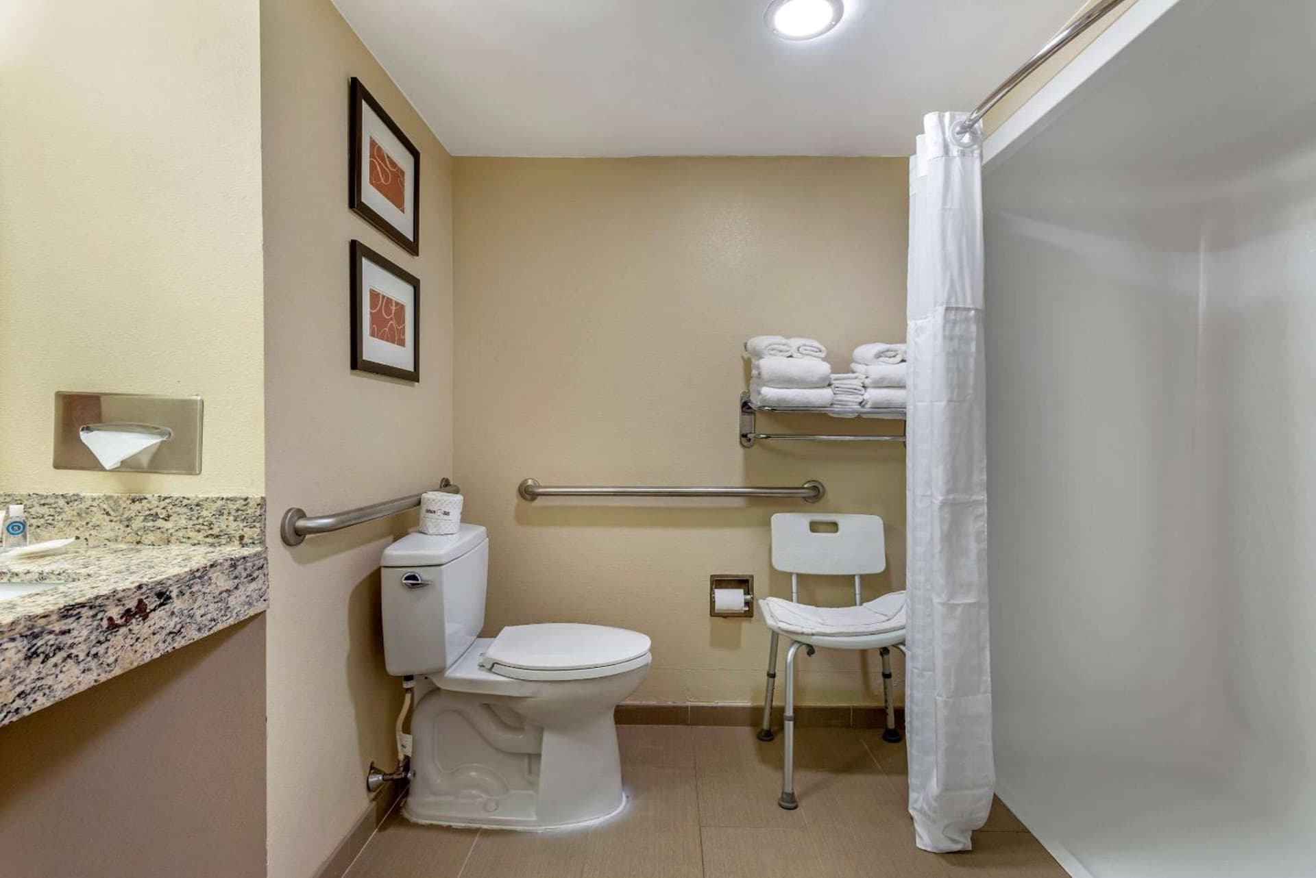 Comfort Suites Newark - Harrison gallery photo in Newark, NJ — image 33