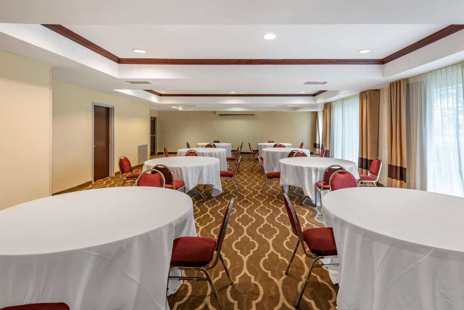 Comfort Suites Newark - Harrison gallery photo in Newark, NJ — image 25
