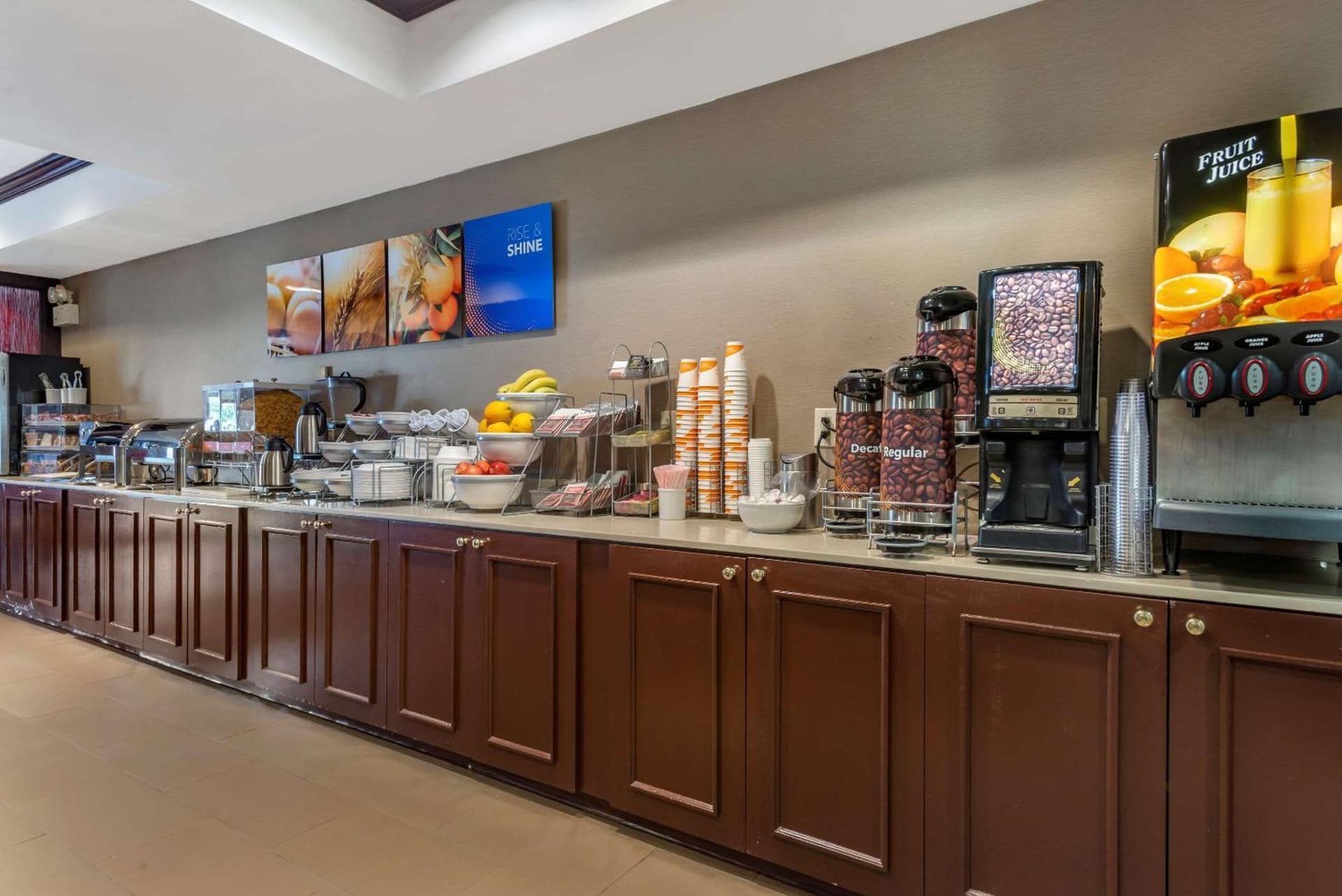 Comfort Suites Newark - Harrison gallery photo in Newark, NJ — image 18