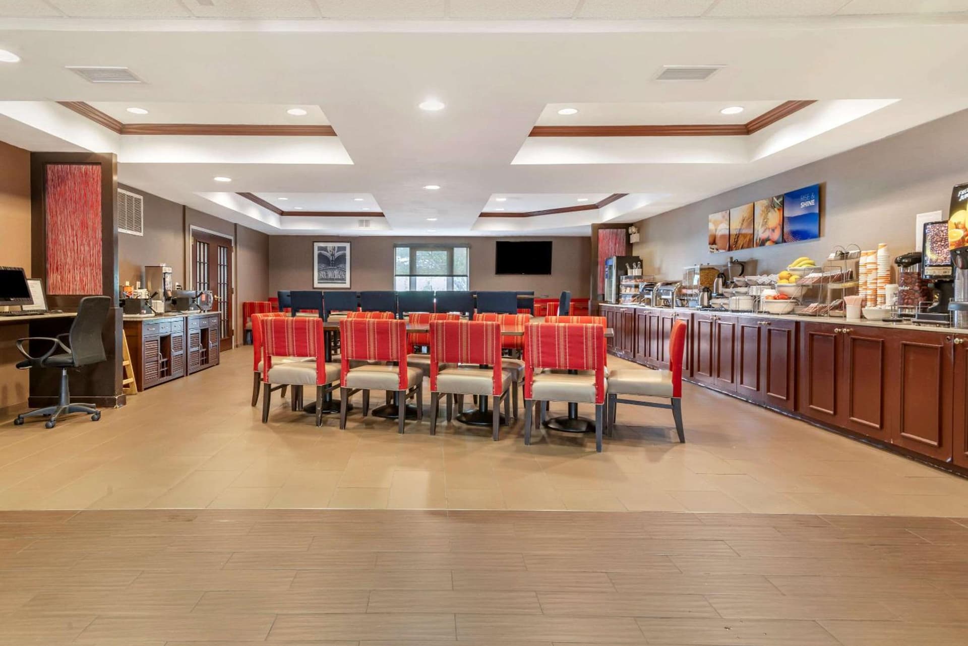 Comfort Suites Newark - Harrison gallery photo in Newark, NJ — image 27