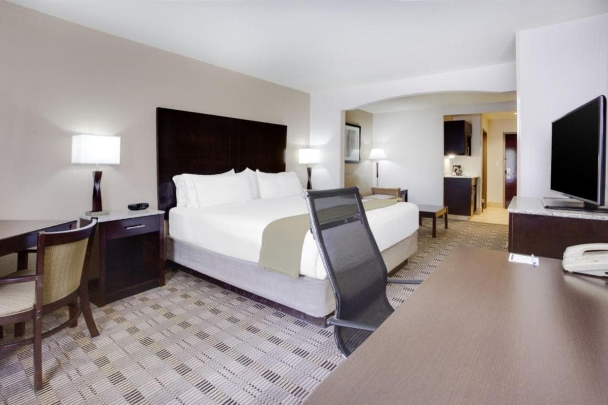 Holiday Inn Express Hotel & Suites Mebane by IHG gallery photo in Mebane, NC — image 24