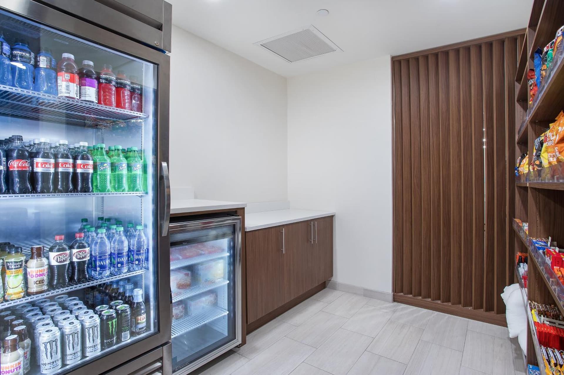 Holiday Inn Express & Suites - Lexington W - Versailles by IHG property views in Versailles, KY — gallery photo 3