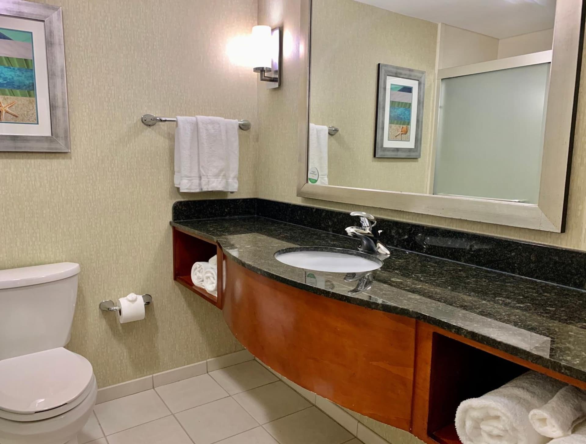 Holiday Inn & Suites Virginia Beach - North Beach by IHG gallery photo in Virginia Beach, VA — image 18