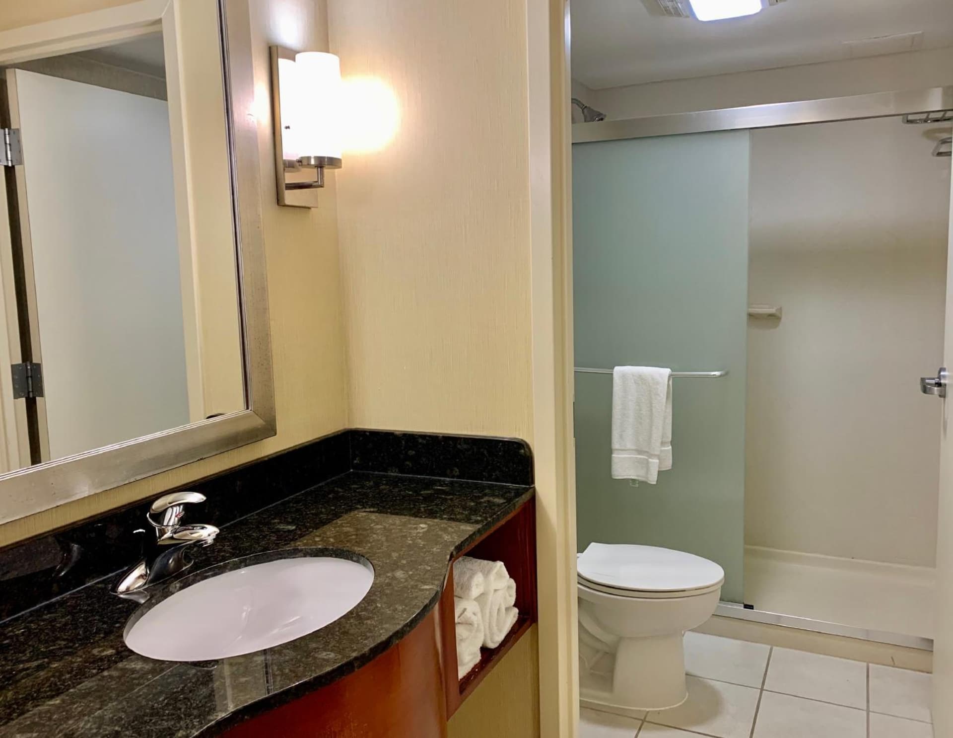 Holiday Inn & Suites Virginia Beach - North Beach by IHG gallery photo in Virginia Beach, VA — image 25