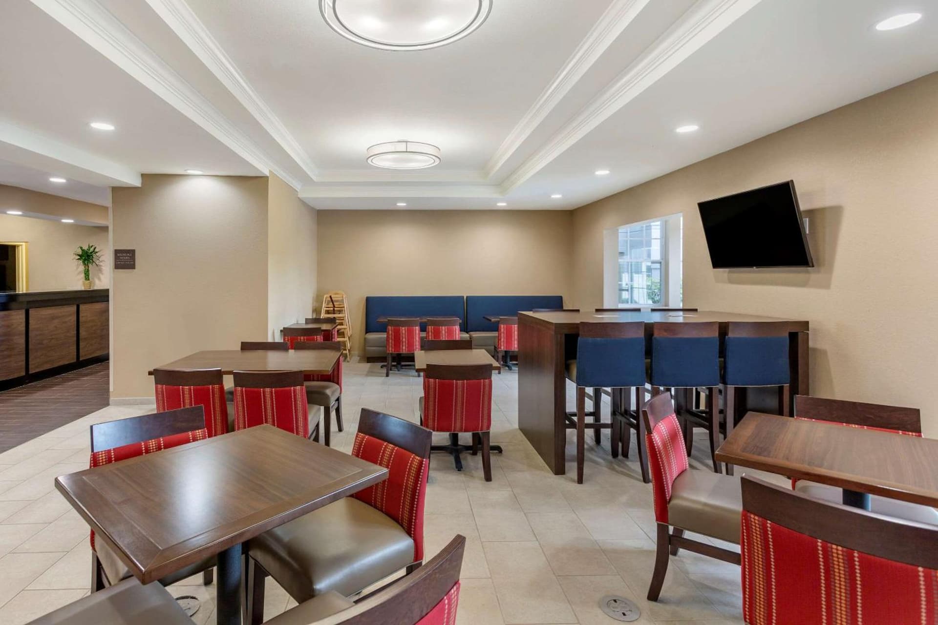 Comfort Suites Clarksville near Governors Square Mall gallery photo in Clarksville, TN — image 23