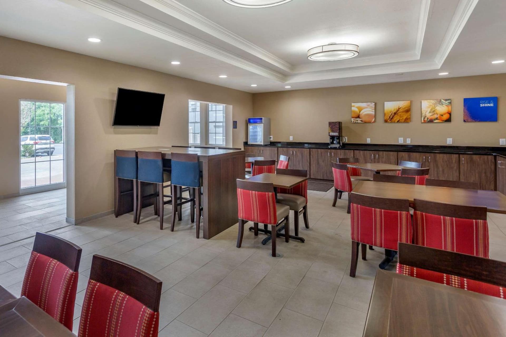 Comfort Suites Clarksville near Governors Square Mall gallery photo in Clarksville, TN — image 24
