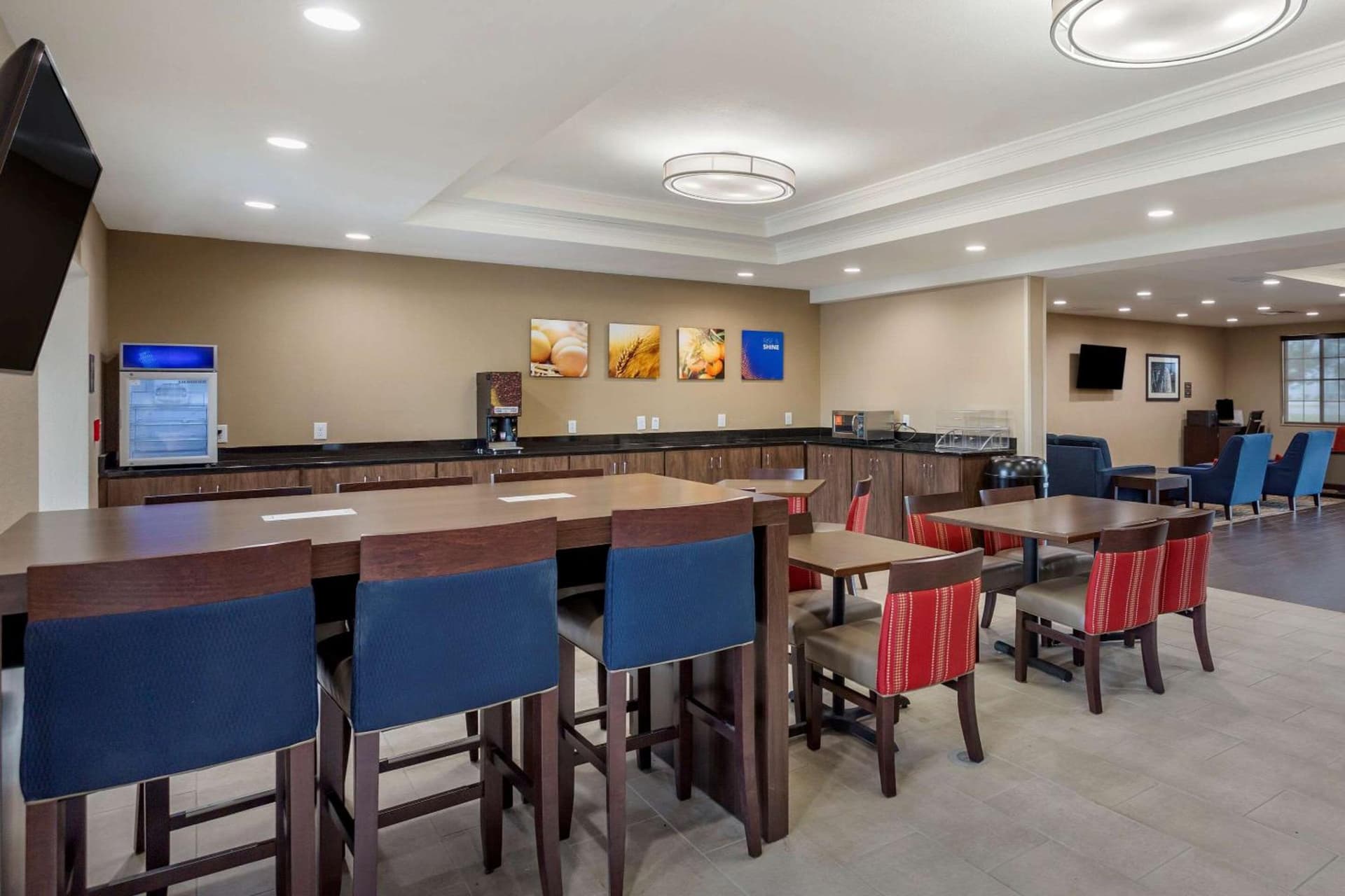 Comfort Suites Clarksville near Governors Square Mall gallery photo in Clarksville, TN — image 13