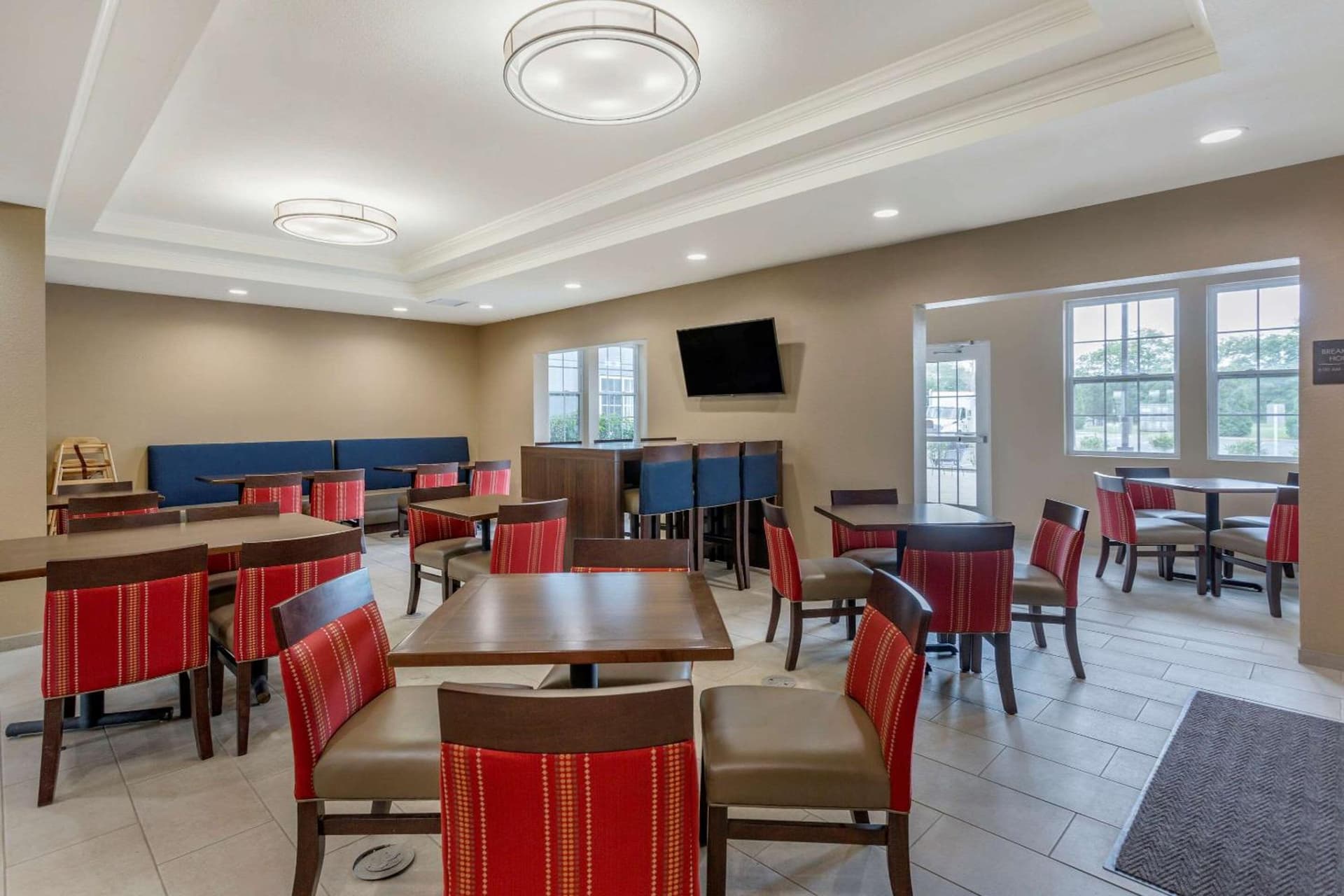 Comfort Suites Clarksville near Governors Square Mall gallery photo in Clarksville, TN — image 19