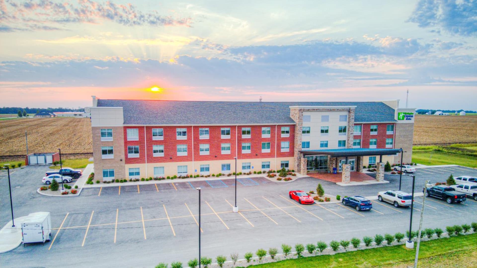Holiday Inn Express & Suites - Remington by IHG — hotel in Remington, Indiana
